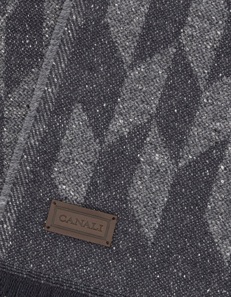 GRAY BUTTONED EFFECT SCARF WITH GEOMETRIC PATTERN 3