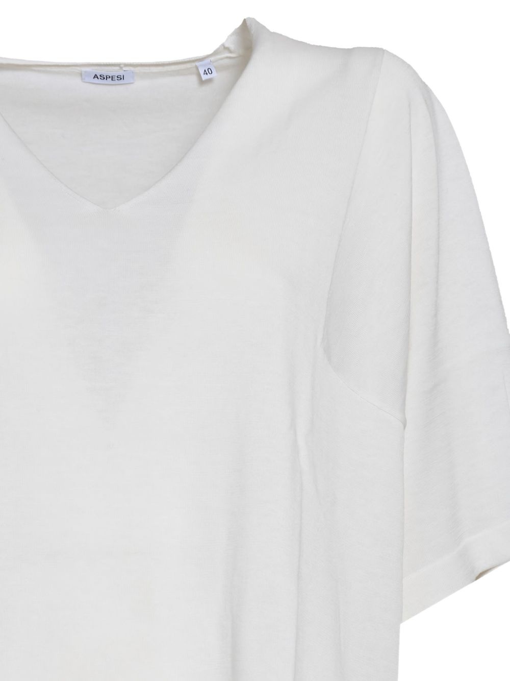 V-neck T-shirt - 3