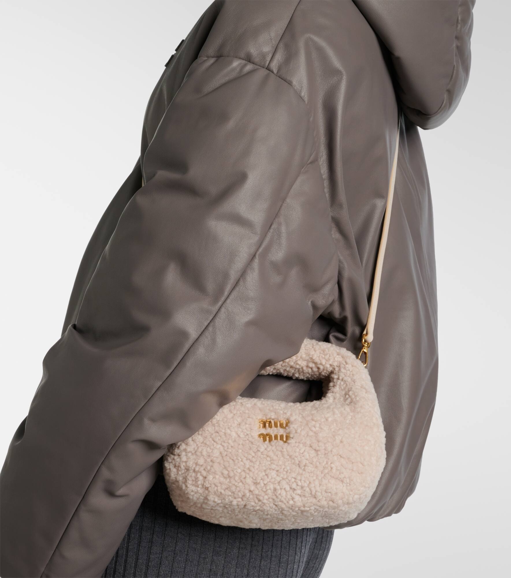 Wander Mini shearling shoulder bag - 2