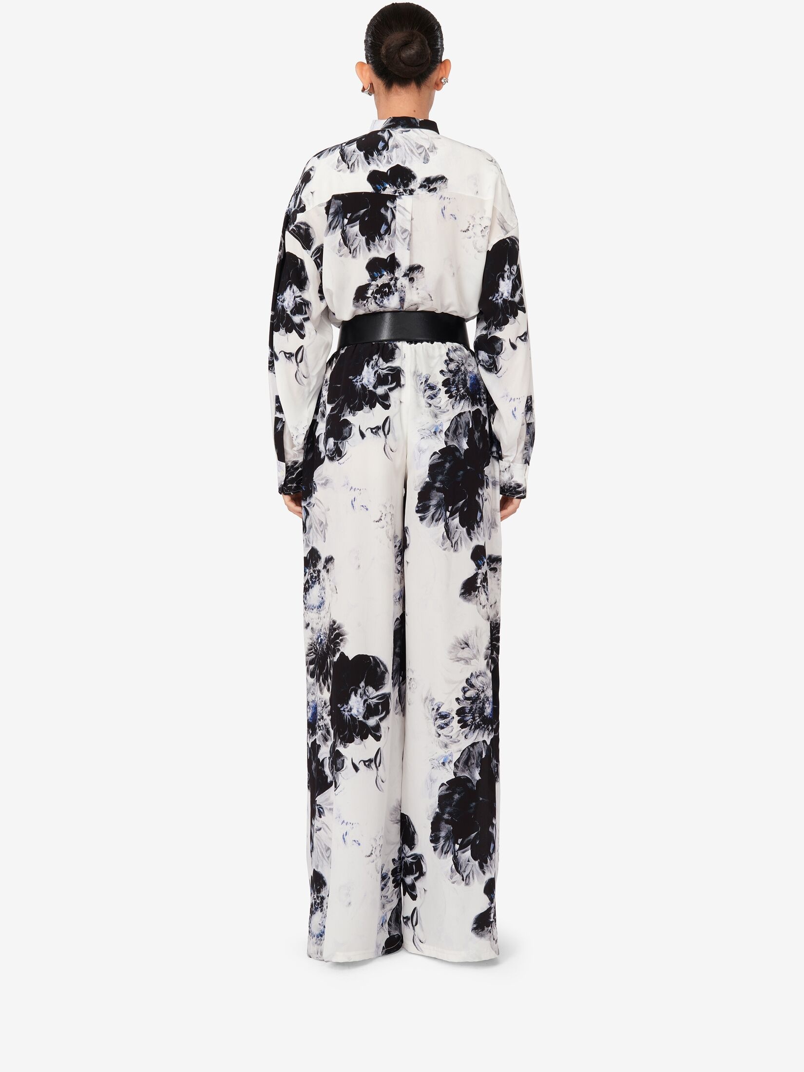 Women's Chiaroscuro Cocoon Sleeve Shirt in White/black/electric Blue - 4