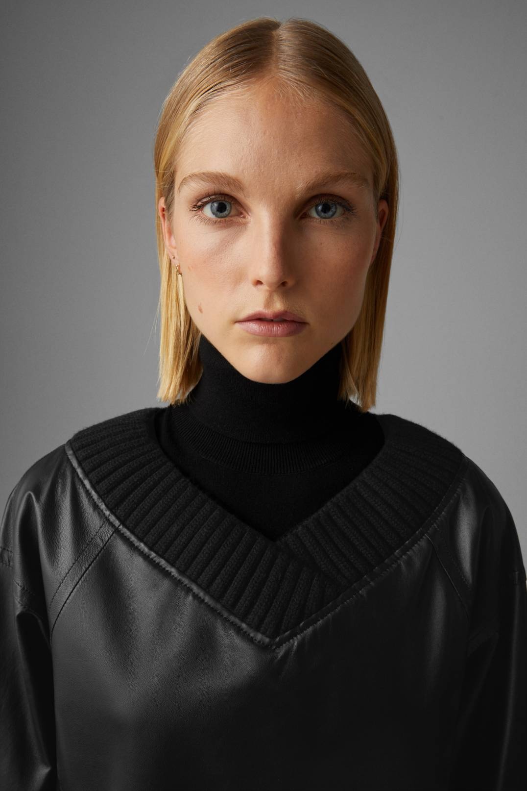JULA OVERSIZED LEATHER TOP IN BLACK - 4