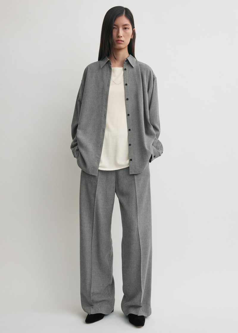 TOTEME Classic fluid shirt mid grey outlook