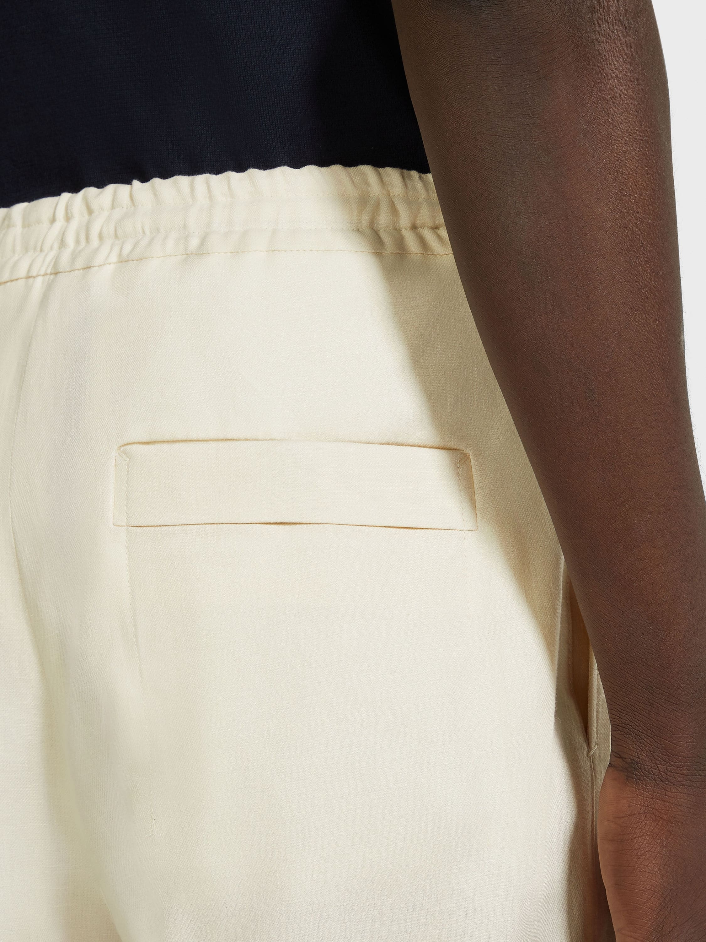 WHITE OASI LINO SHORTS - 2