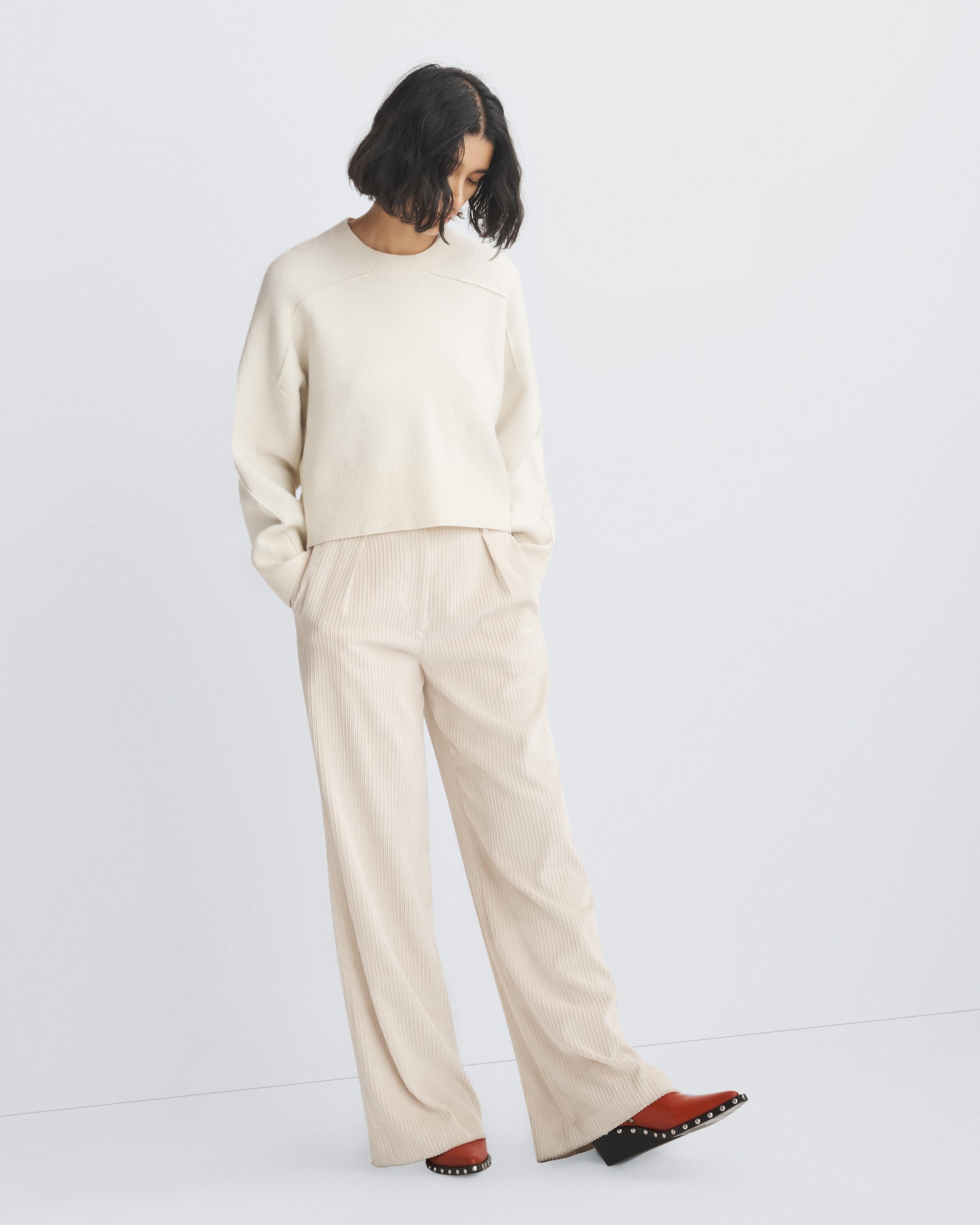 Bridget Wool Crew
Oversized Fit - 2