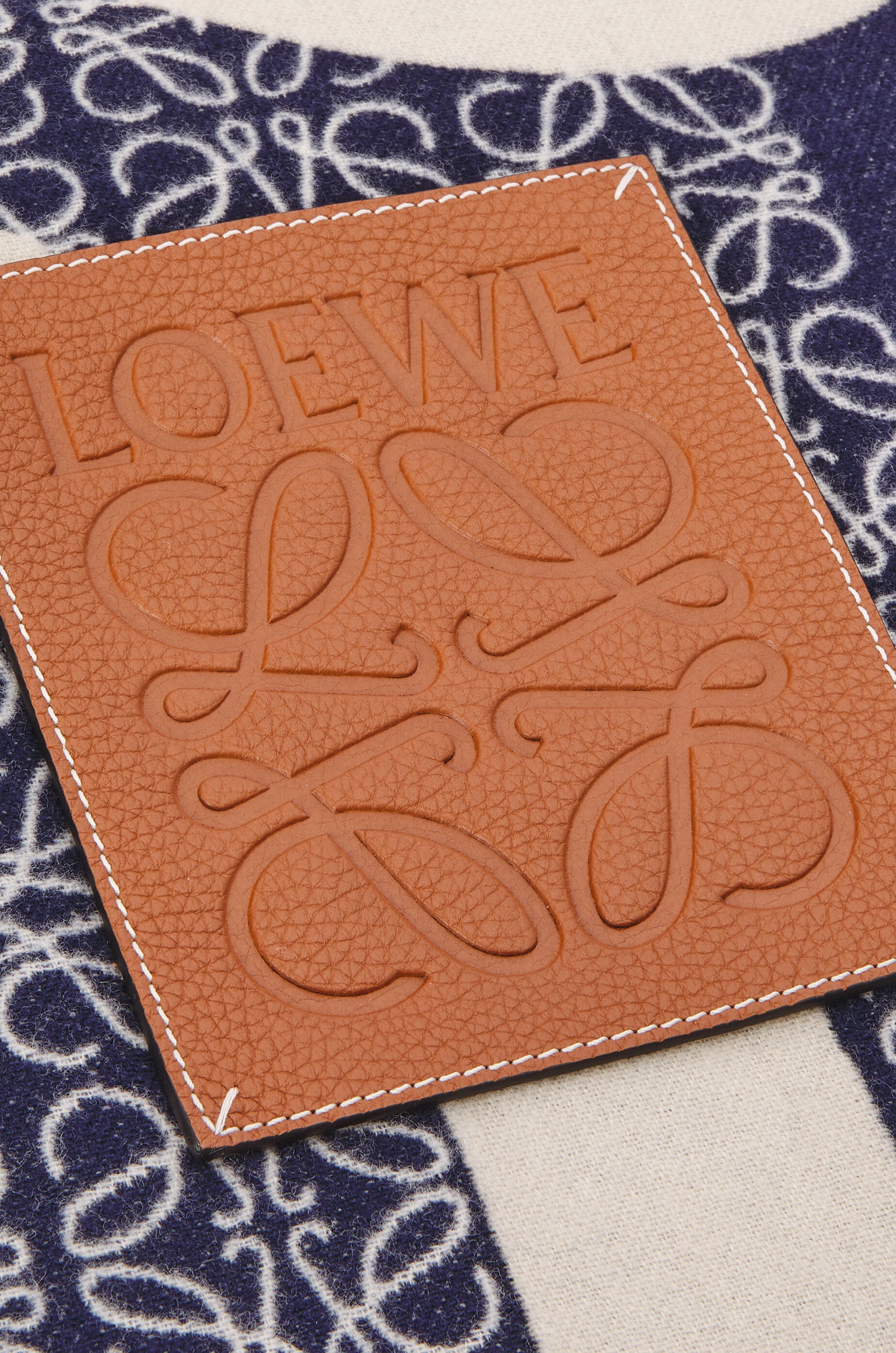 Anagram blanket in wool - 4