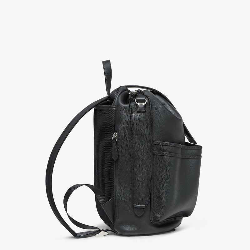 FENDI Fendi Strike Medium outlook