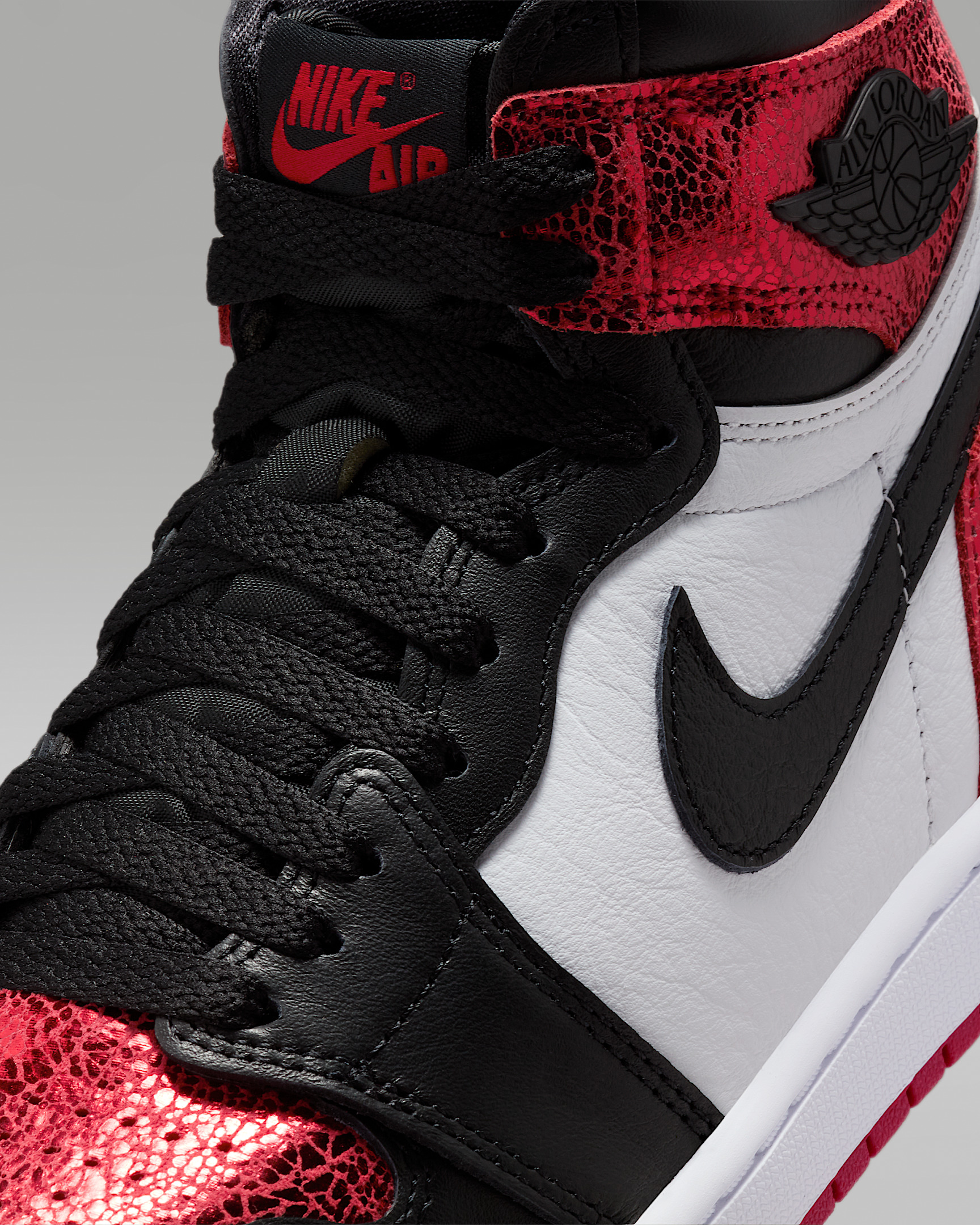 Air Jordan 1 Retro High OG Women's Shoes - 7
