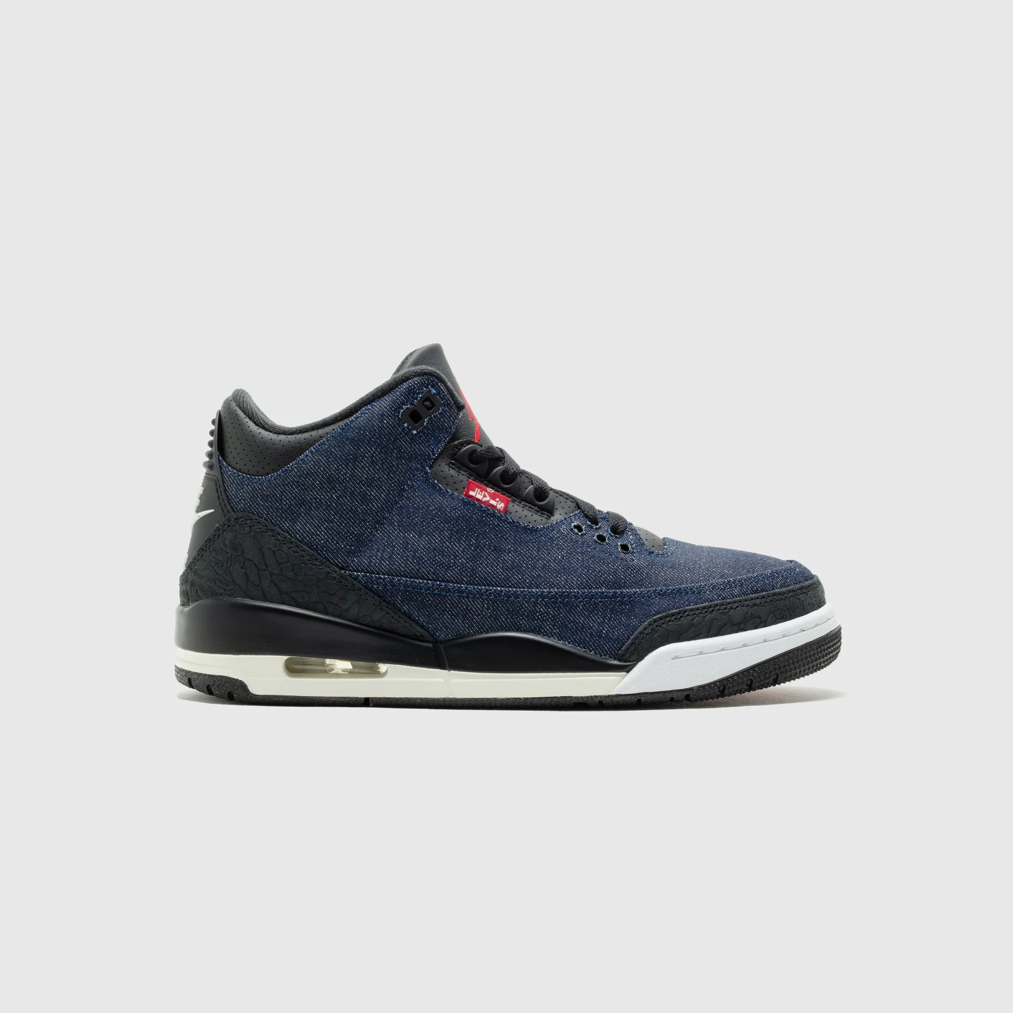 AIR JORDAN 3 X LEVI'S "INDIGO & GYM RED" - 1