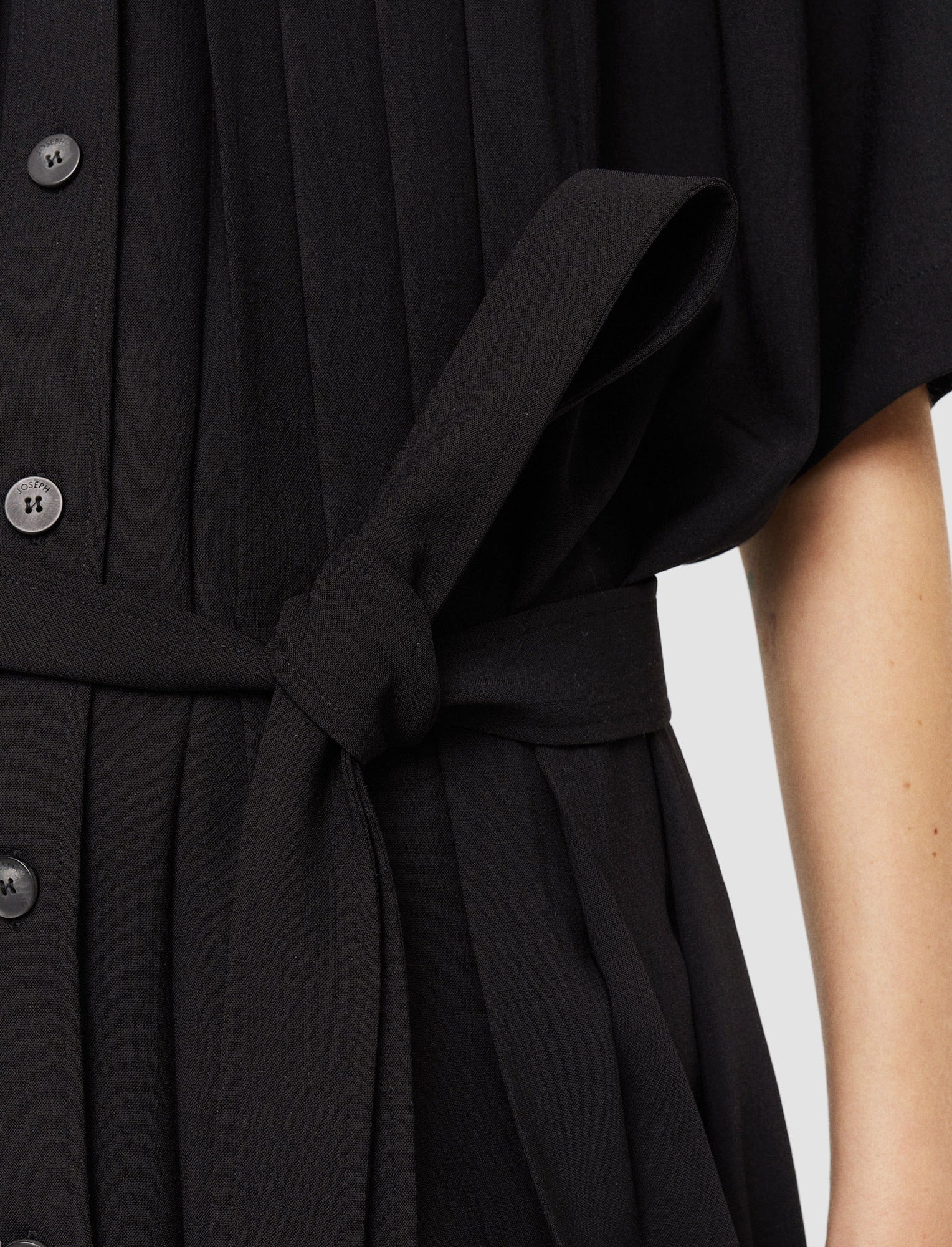 Airy Plissé Arcade Dress - 6