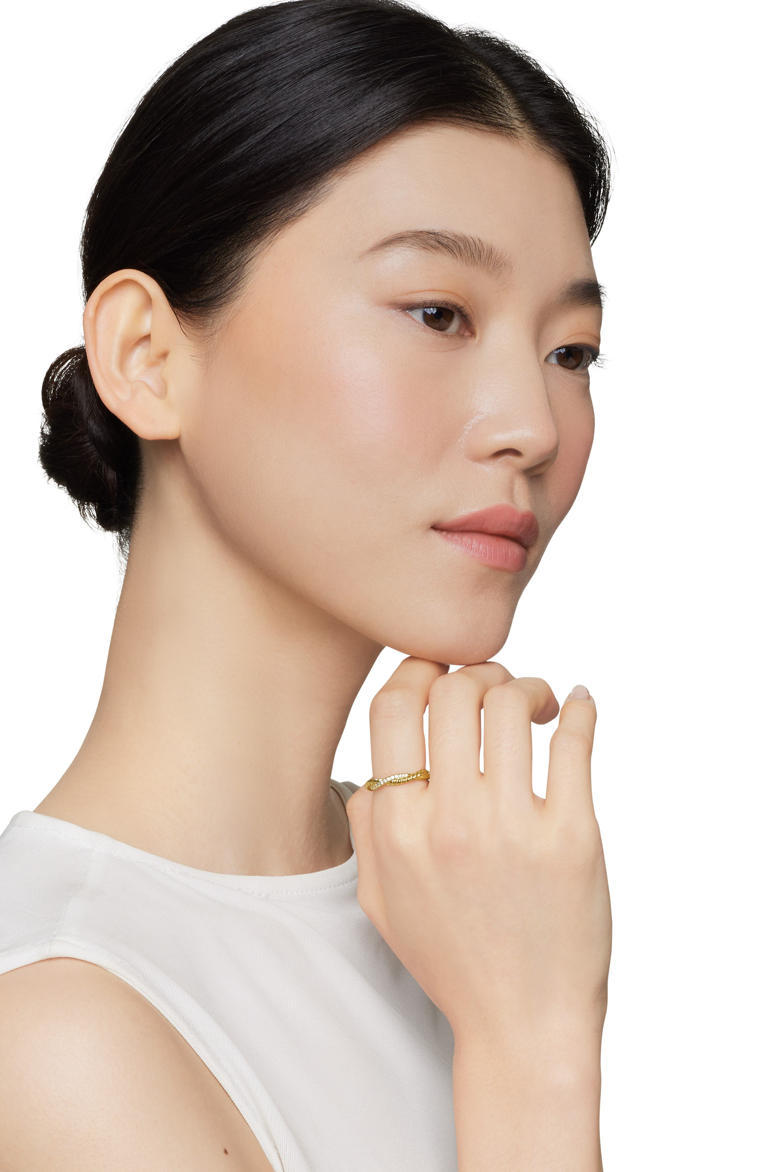 David Yurman Petite Infinity Twisted Ring in 18K Yellow Gold with Pavé Diamonds in Diamond/Yellow Go - 2