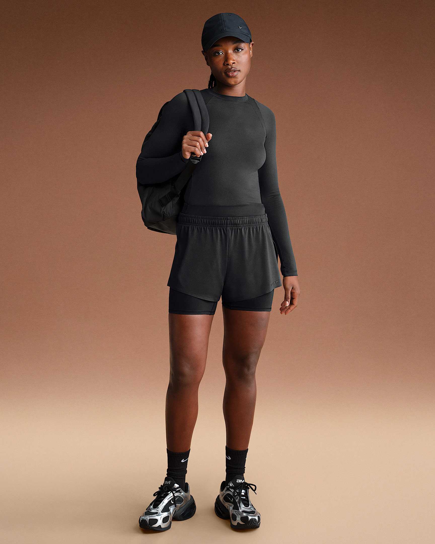 NikeSKIMS Airy Women's Long-Sleeve Crew-Neck Top - 4