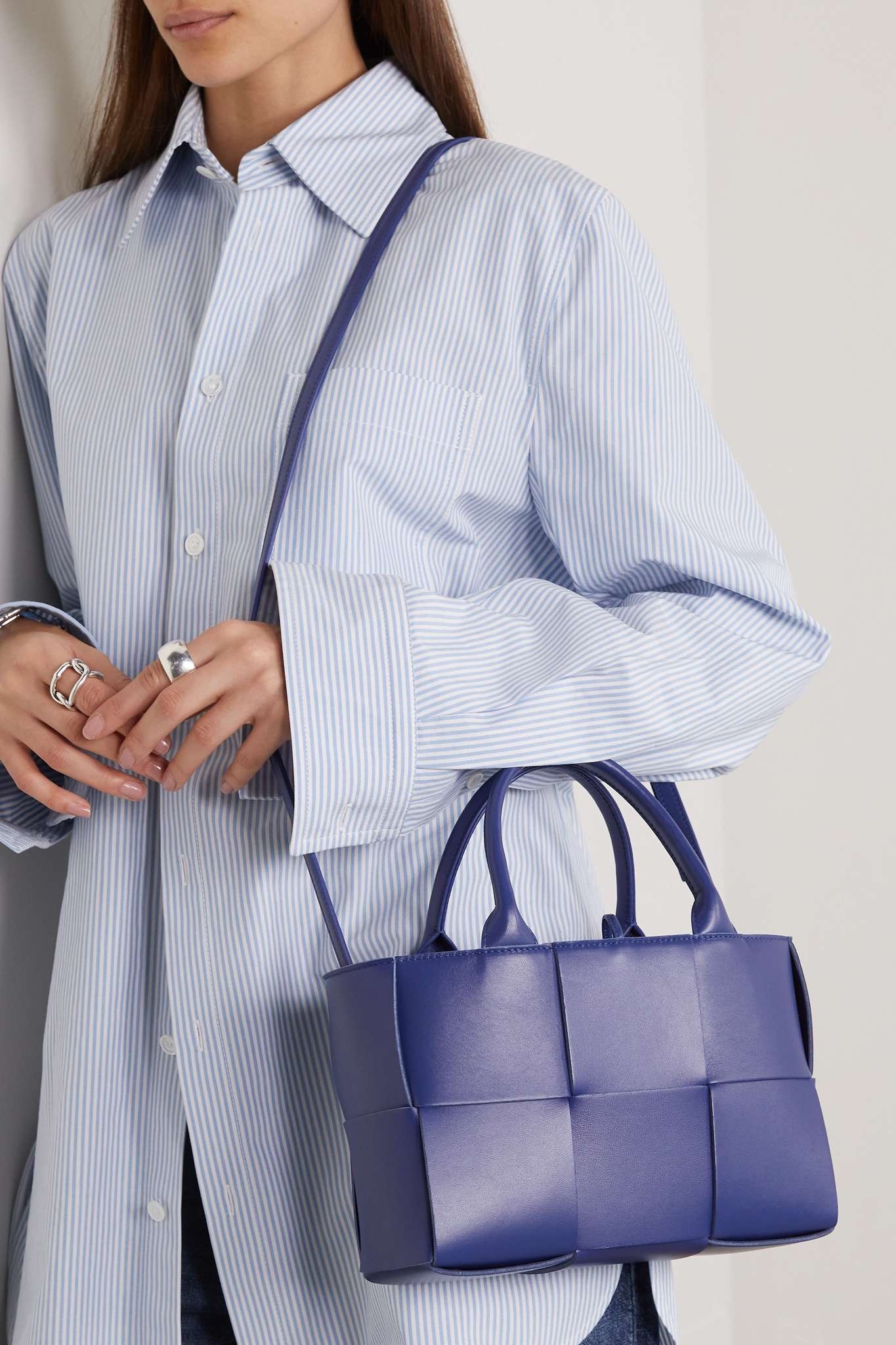 Arco mini intrecciato textured-leather tote - 6