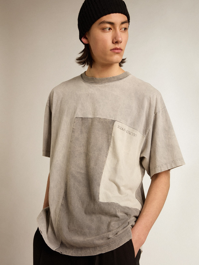 Golden Goose T-shirt in various shades of gray with a lived-in effect outlook