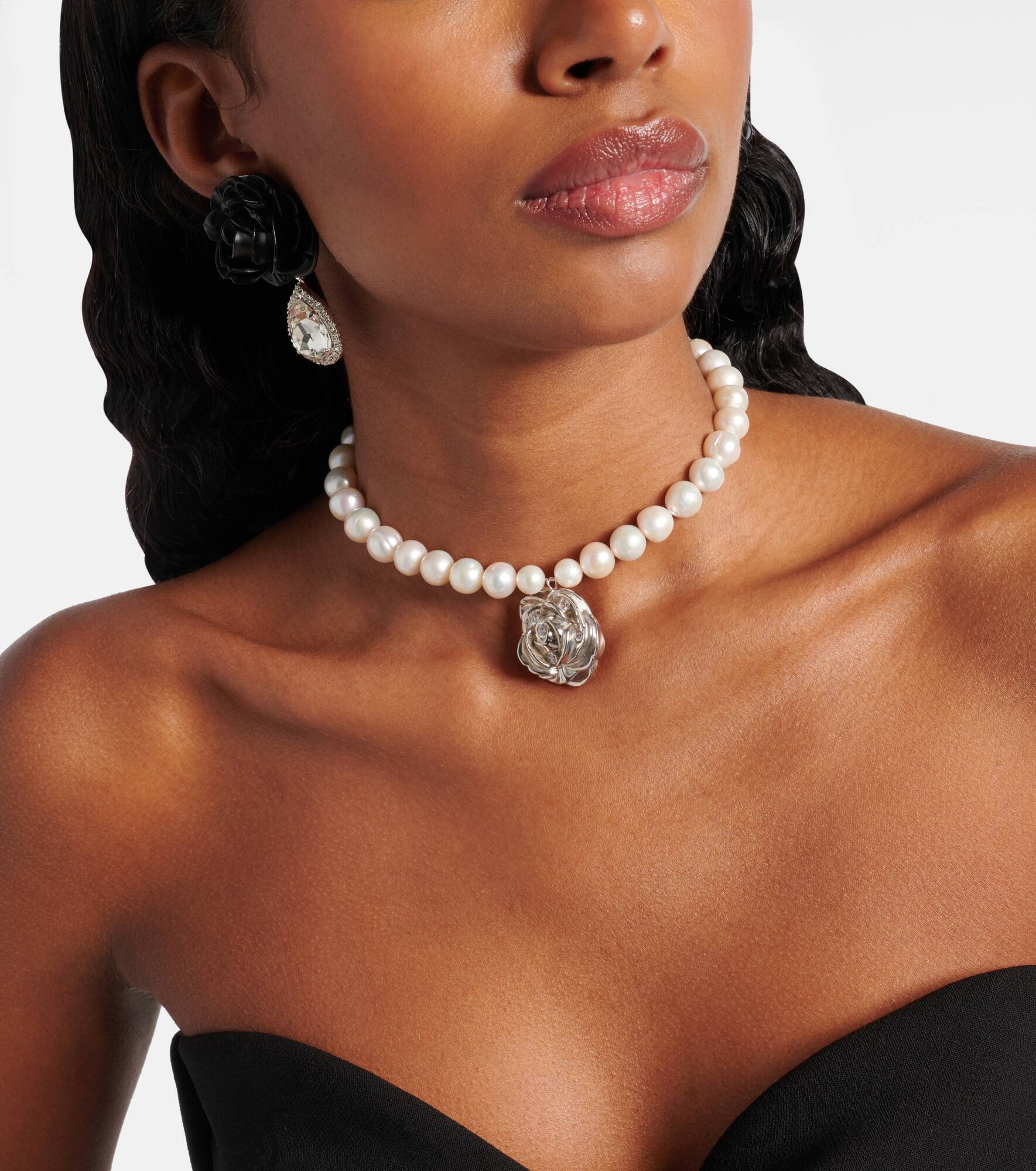 Floral faux pearl pendant necklace - 5