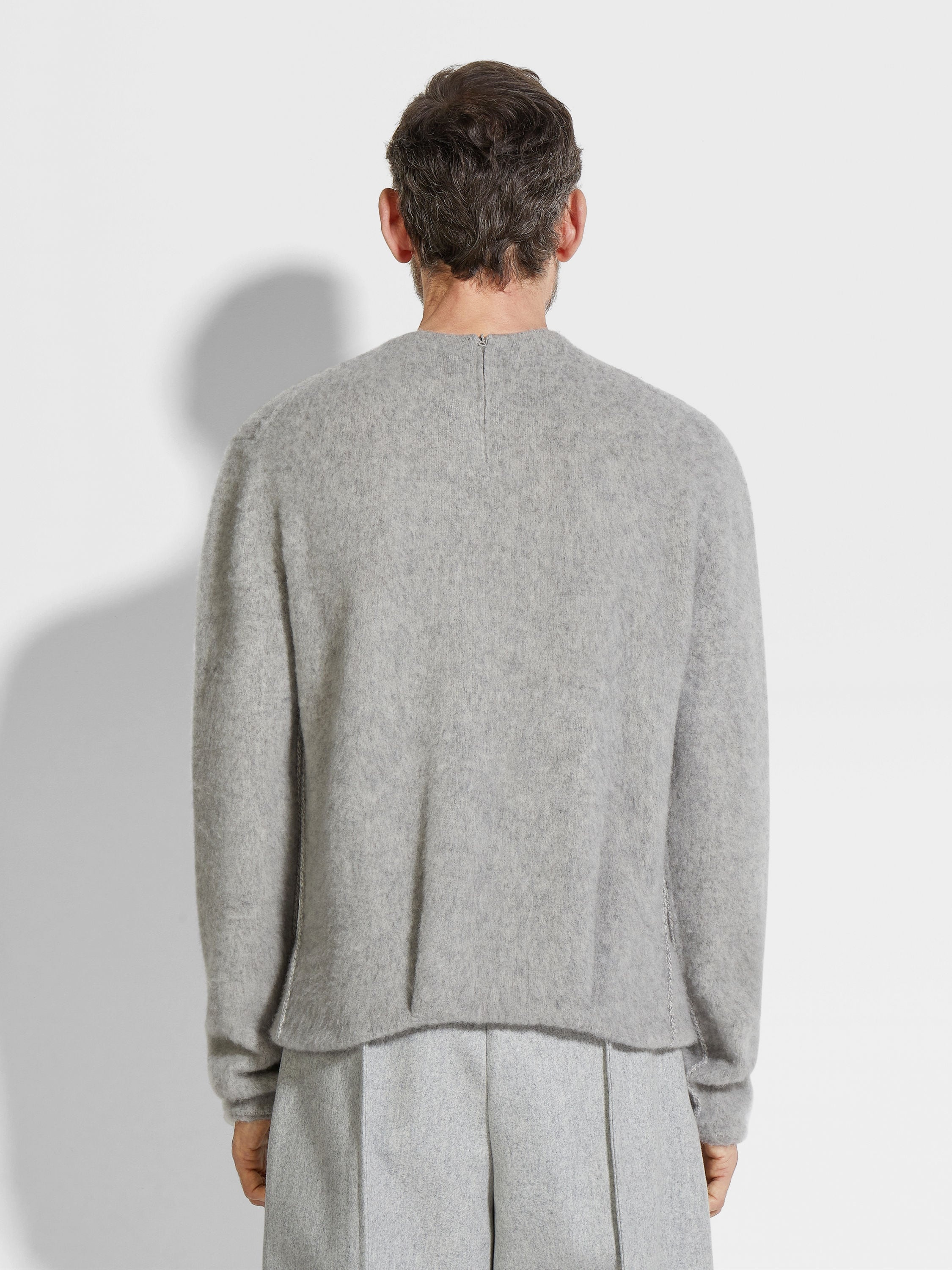 LIGHT GREY MÉLANGE OASI CASHMERE CREWNECK - 5