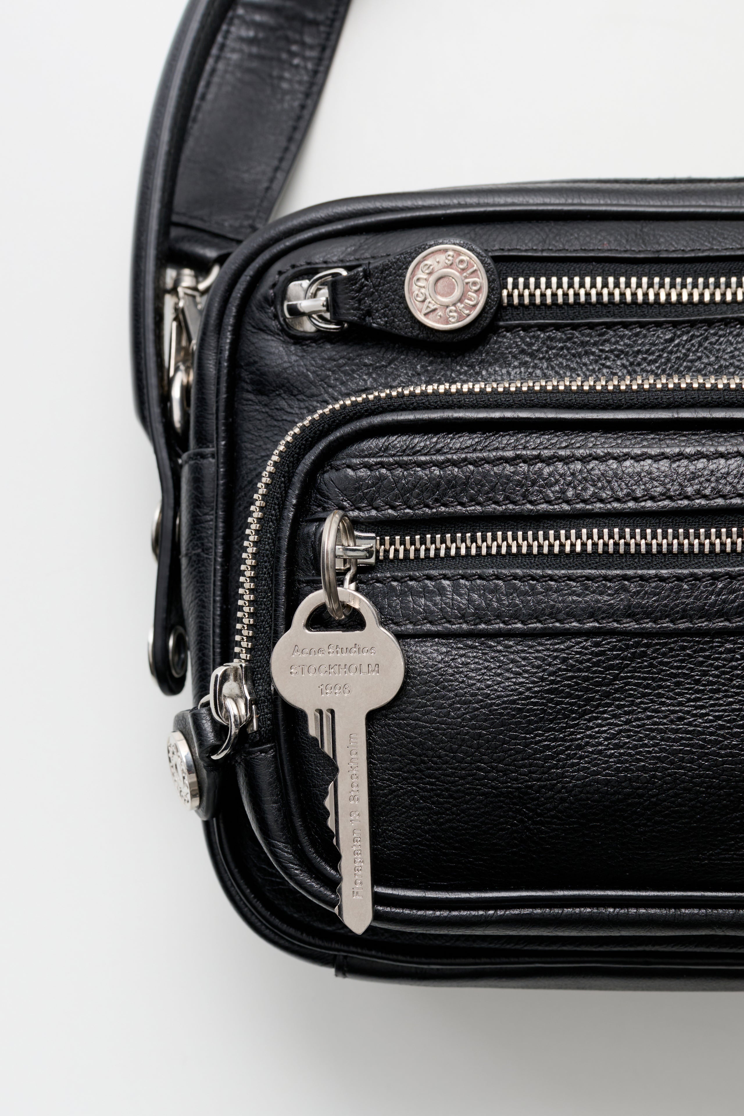ACNE STUDIOS CAMERA BAG SMALL BLACK - 3