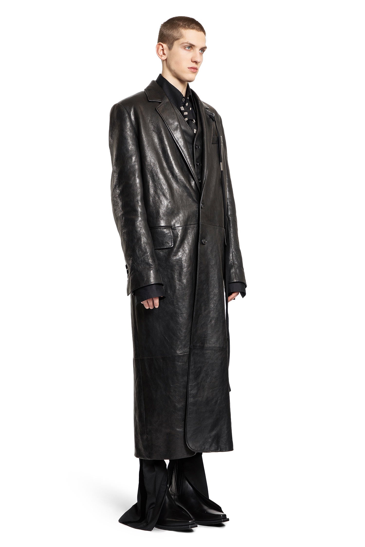 Hakan-Tailored-Coat-In-Vintage-Lux-Grained-Leather - 2