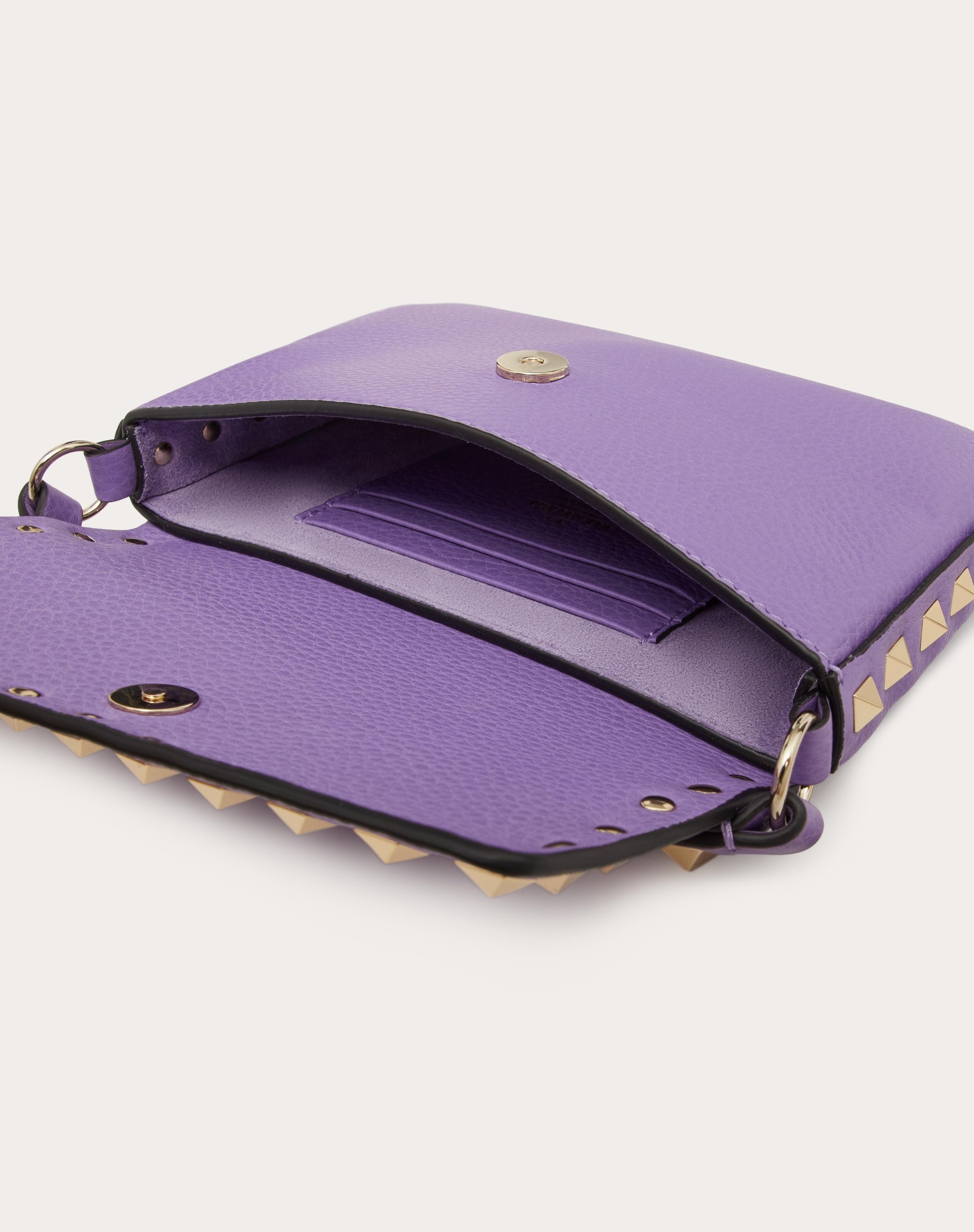 ROCKSTUD GRAINY CALFSKIN POUCH - 7