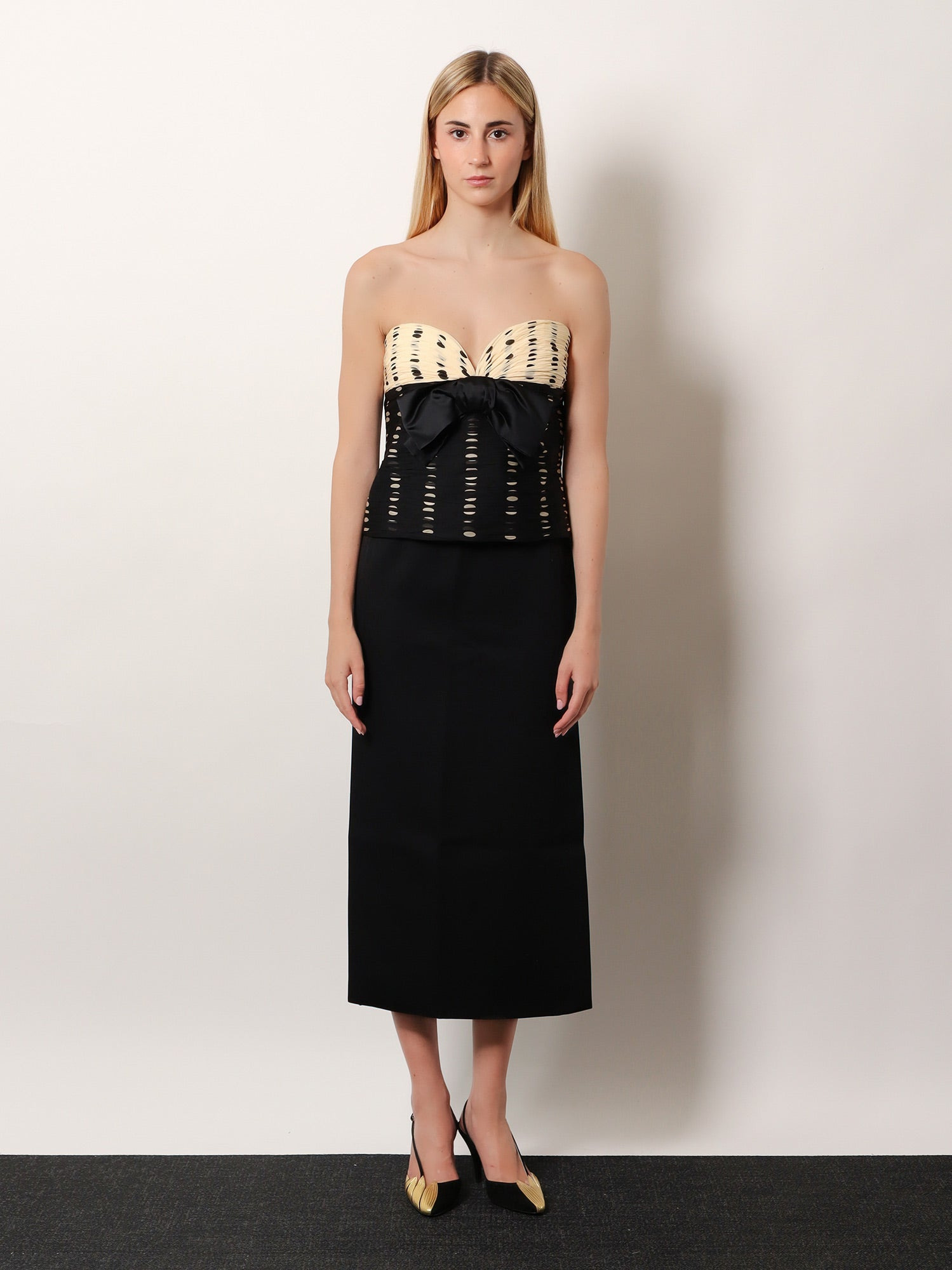 Virgin Wool Longuette Skirt With Slits And Silk Lining - 2