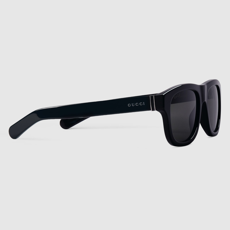 GUCCI Oval frame sunglasses outlook