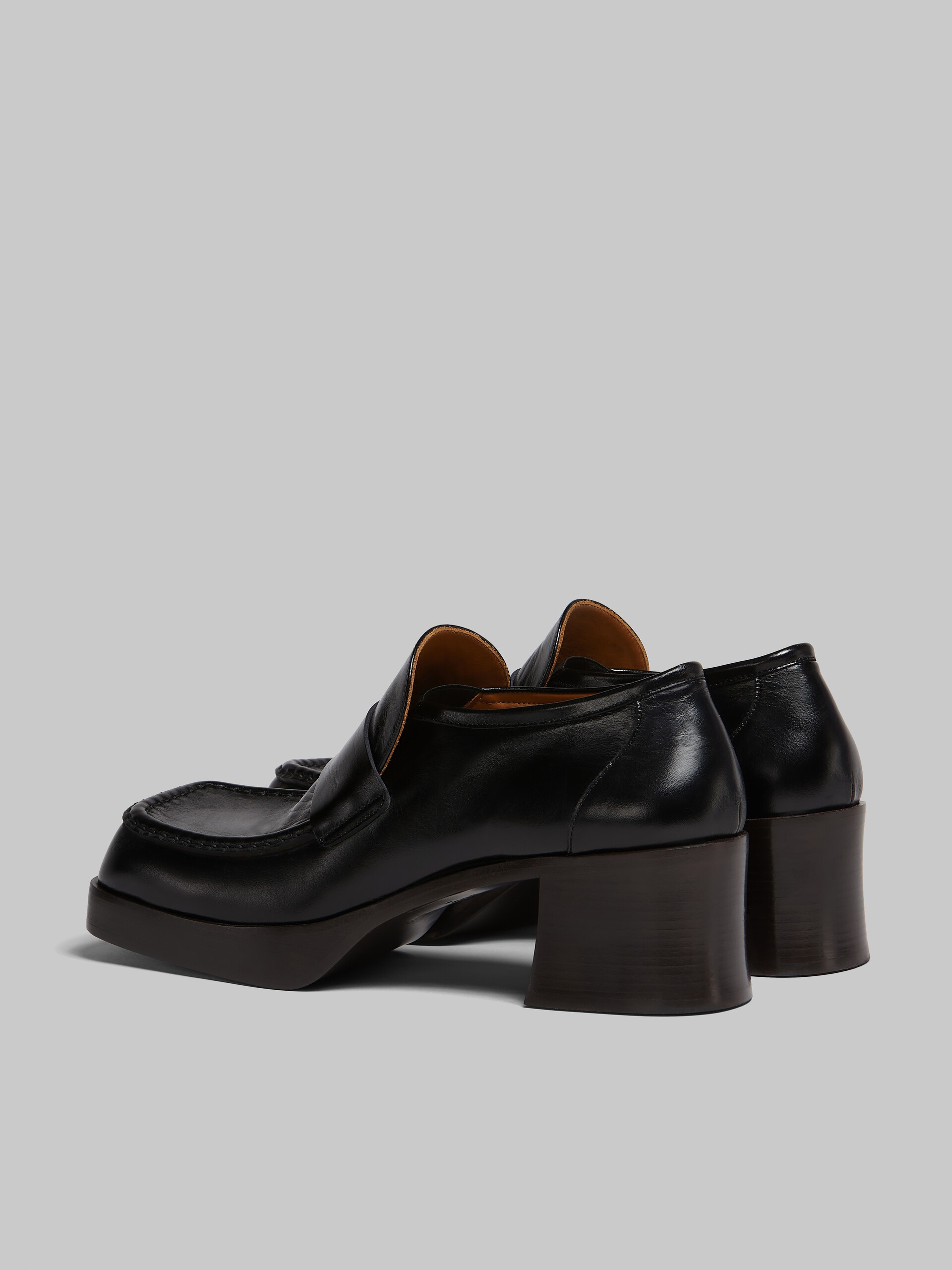 BLACK LEATHER HEELED LOAFER - 3