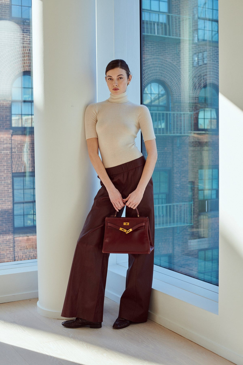 SPRWMN CHALK CASHMERE TURTLENECK outlook