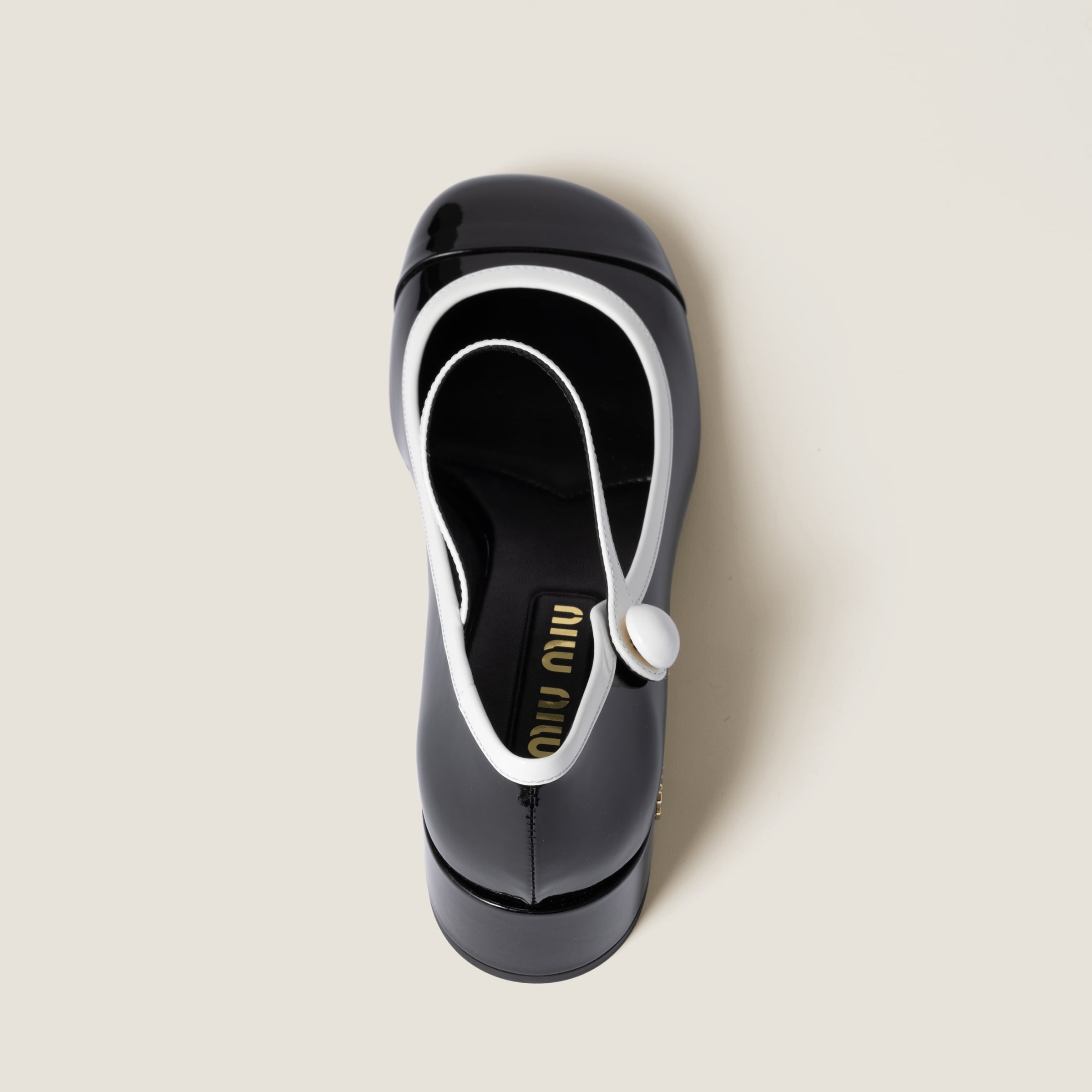 Two-tone patent leather Mary Jane pumps - 3