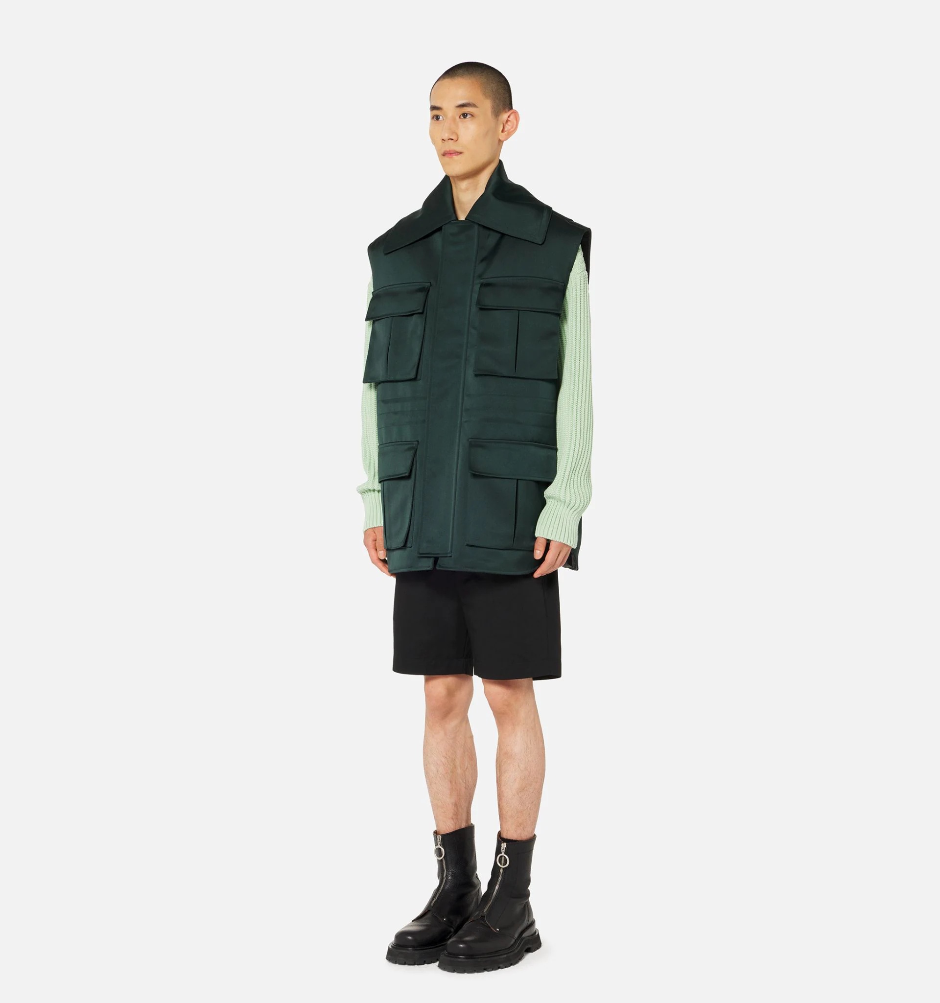 Sleeveless Jacket With Patch Pockets - 3