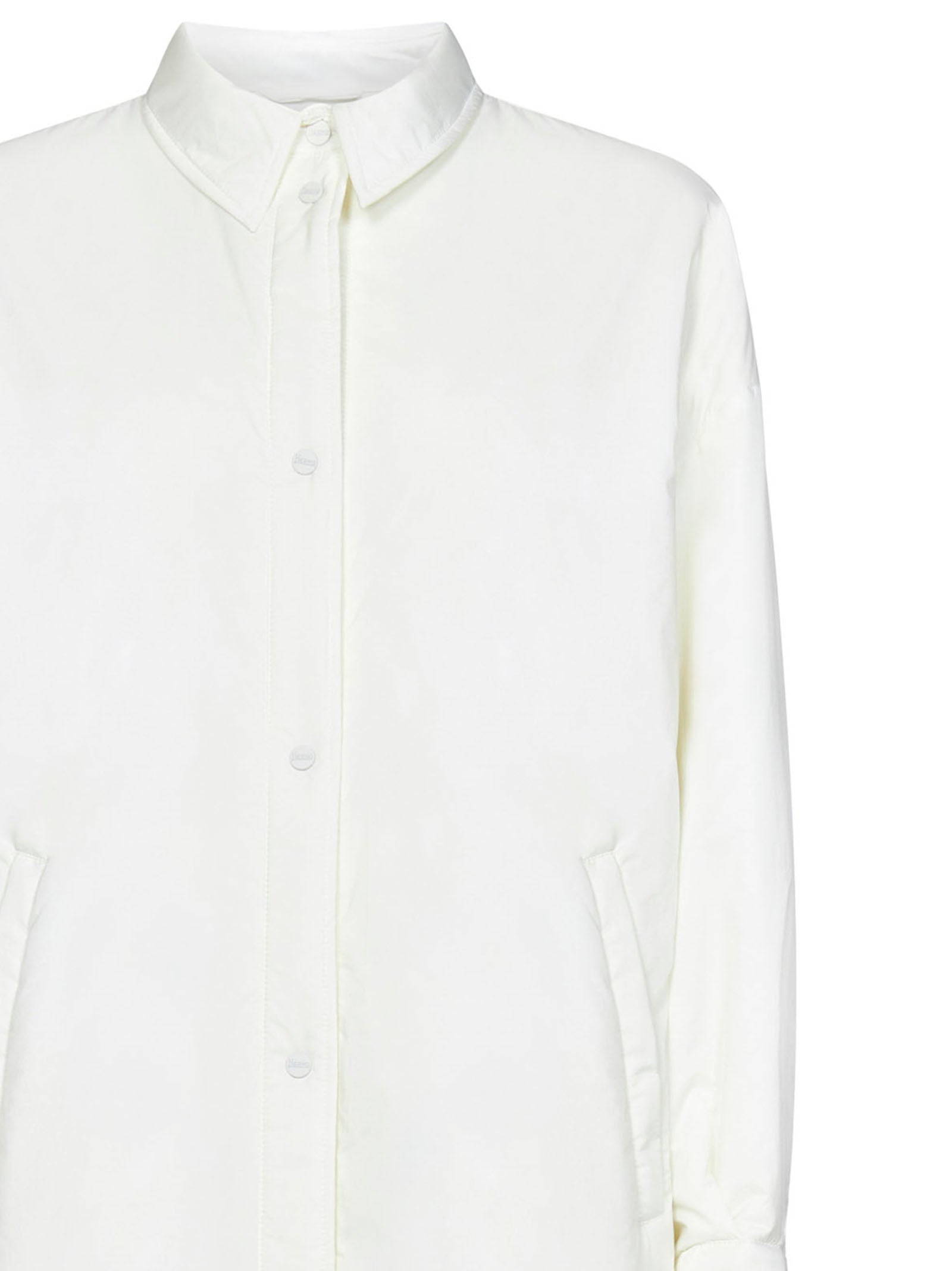 Oversized white shirt in ultralight 20 denier nylon with thin padding. - 3