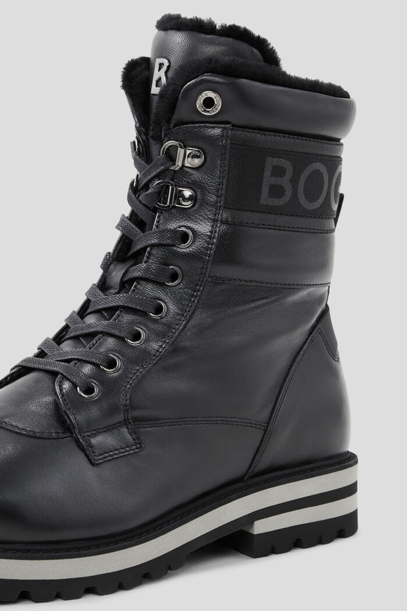 Courchevel Boots in Black 4