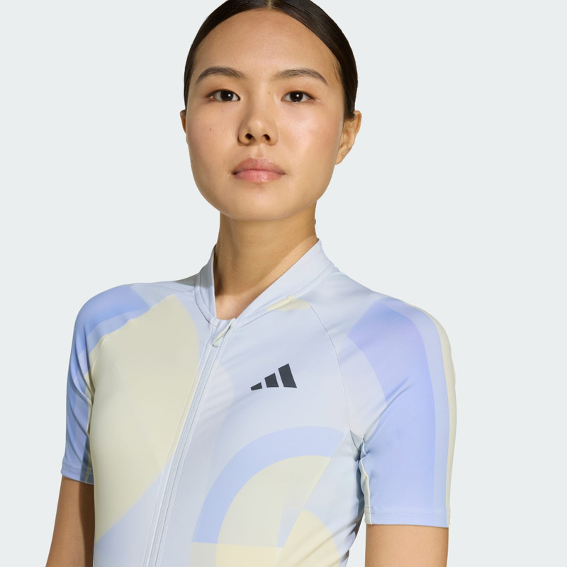 Essentials 3-Stripes Light In Motion Graphic Jersey 7