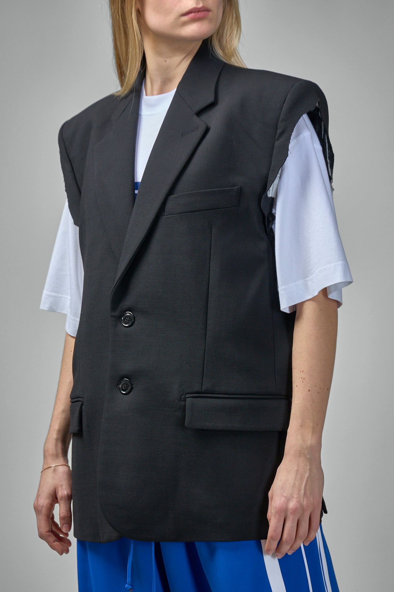 Sleeveless Single Breasted Tailored Jacket - 5