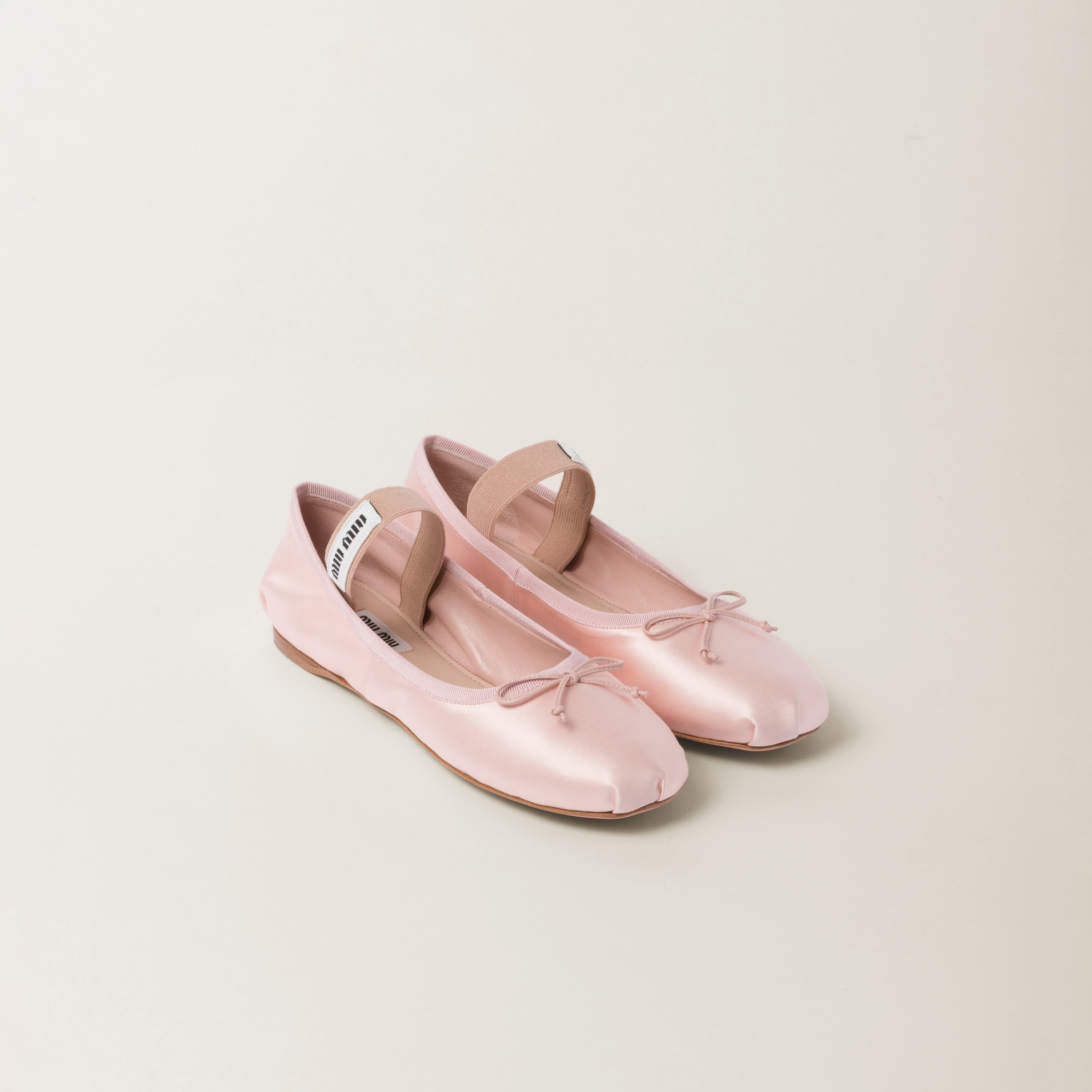 【美品】miumiu バレリーナ フラット ピンク【限定モデル】ブライダル Miu Miu レザー フラットシューズ | ピンク | FARFETCH JP