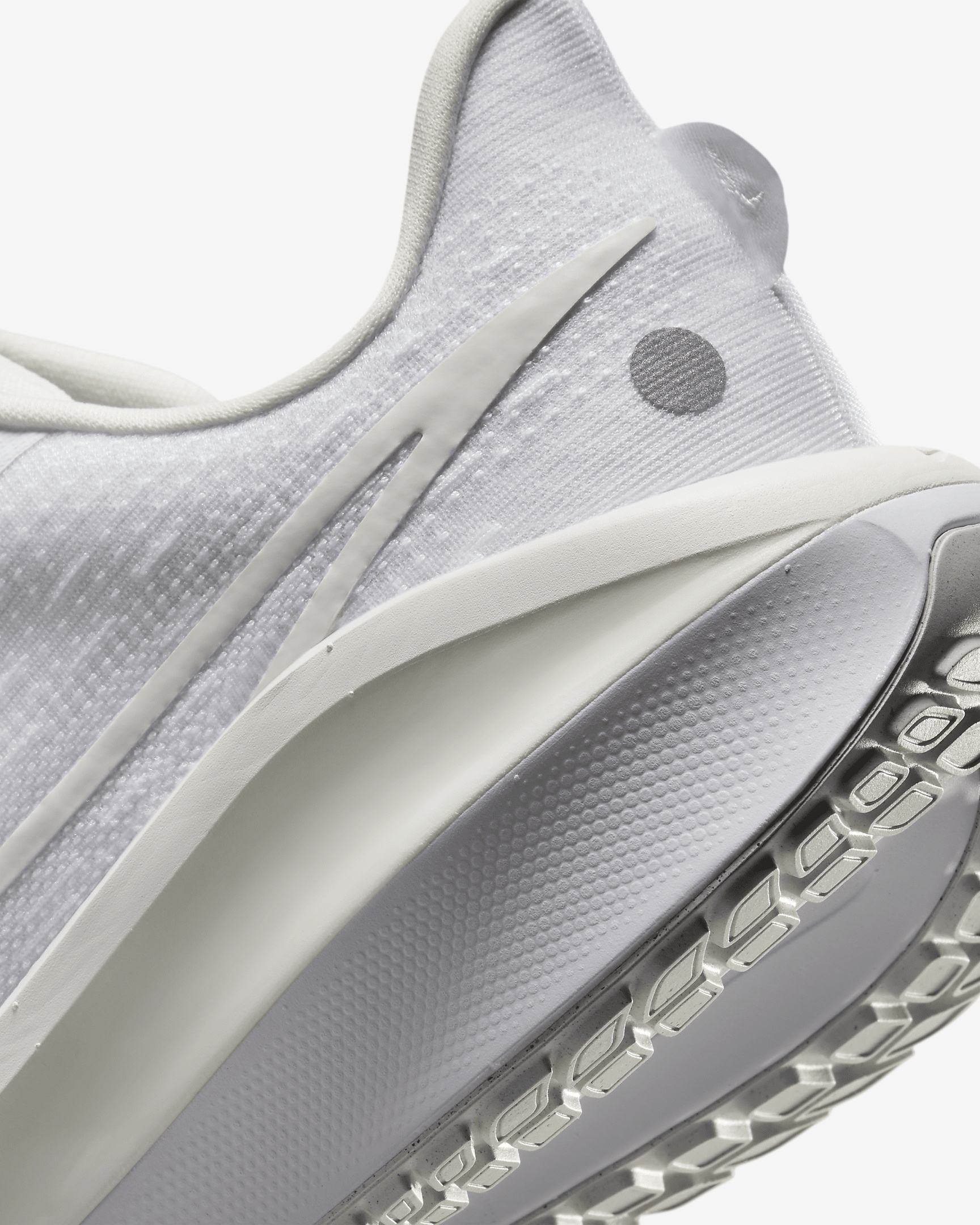 Nike Men's Vomero 17 Road Running Shoes (Extra Wide) - 8
