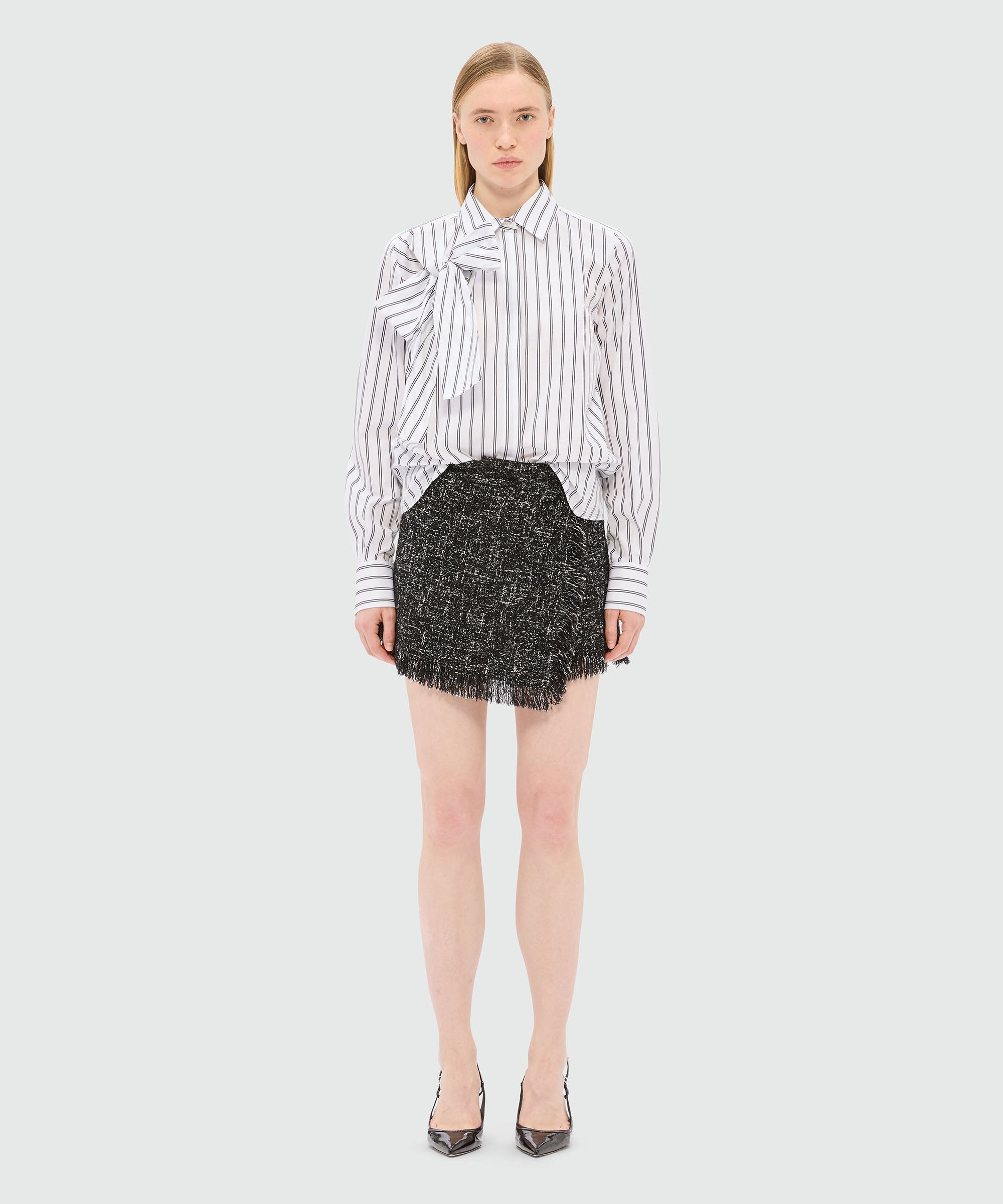 Black bouclé shorts with micro sequins - 2