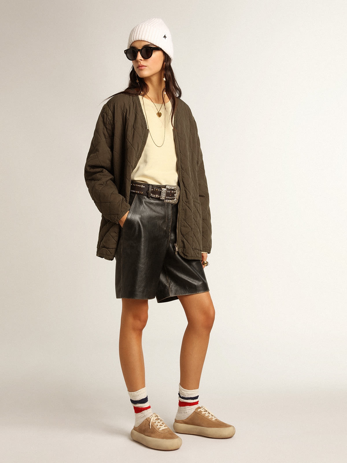 Black leather Bermuda shorts with lived-in effect - 3