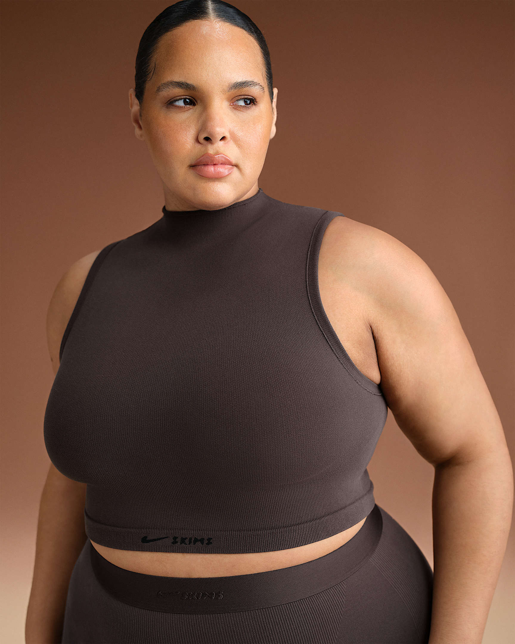 NikeSKIMS Vintage Seamless Women's Mock-Neck Long-Line Bra - 7