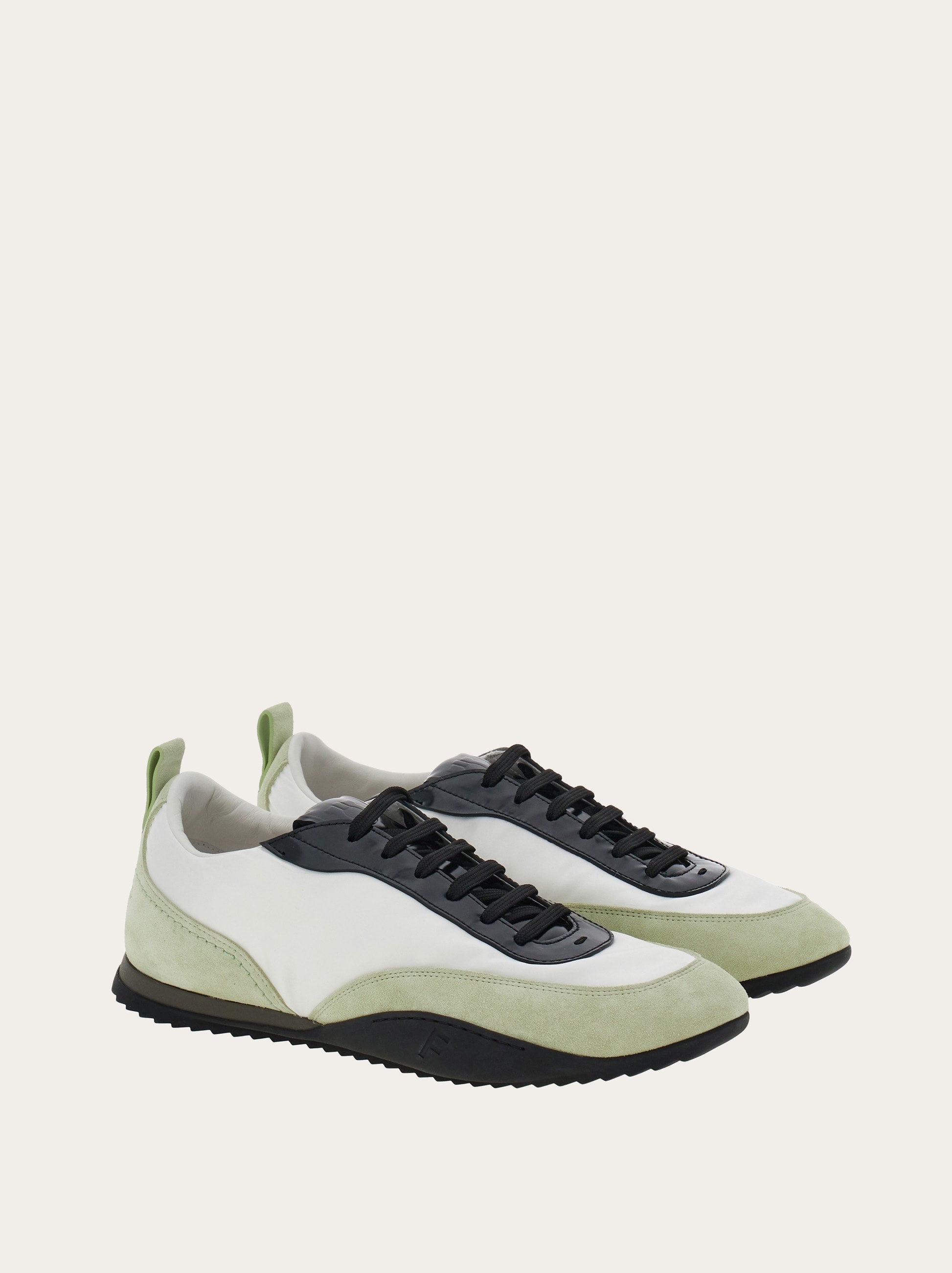 Sneaker with patent leather trim - 3