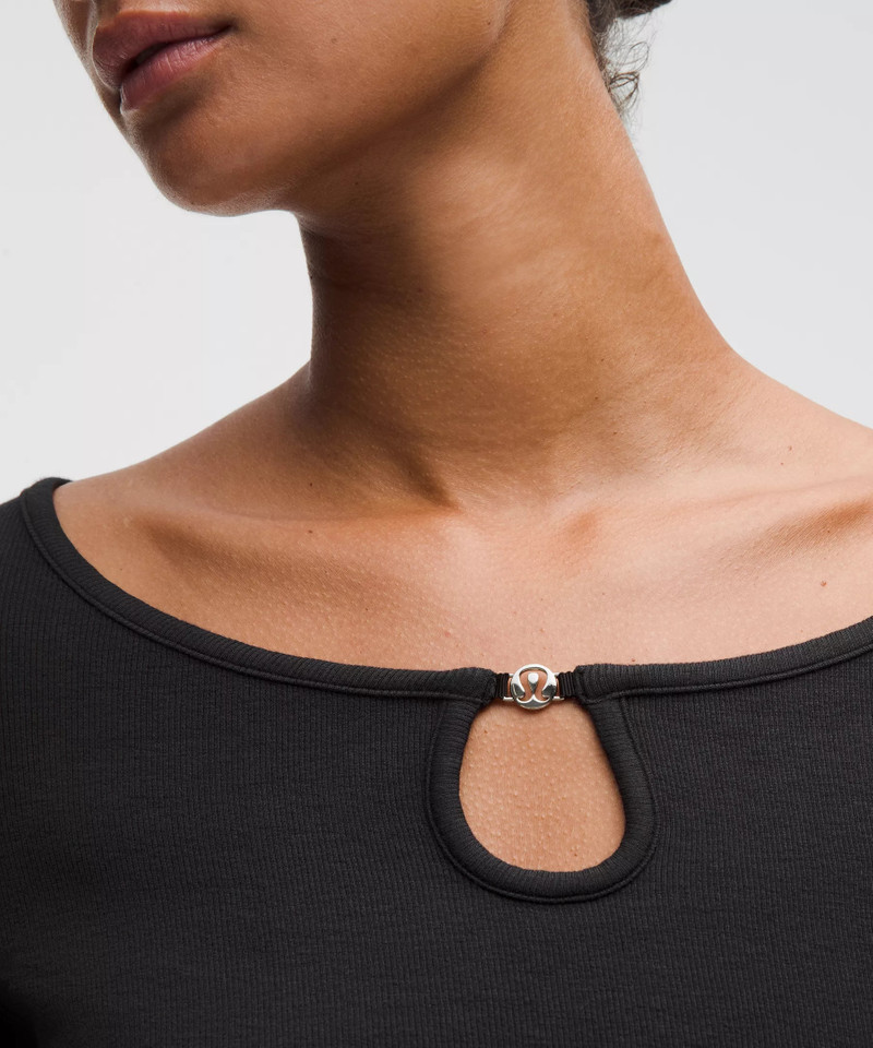 Hold Tight Keyhole Neck Long-Sleeve Shirt *Charm 5