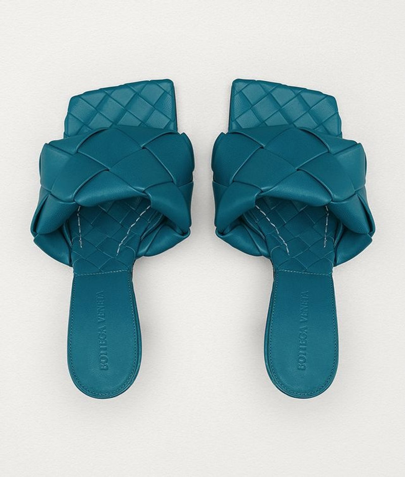 Bottega Veneta THE LIDO SANDALS outlook