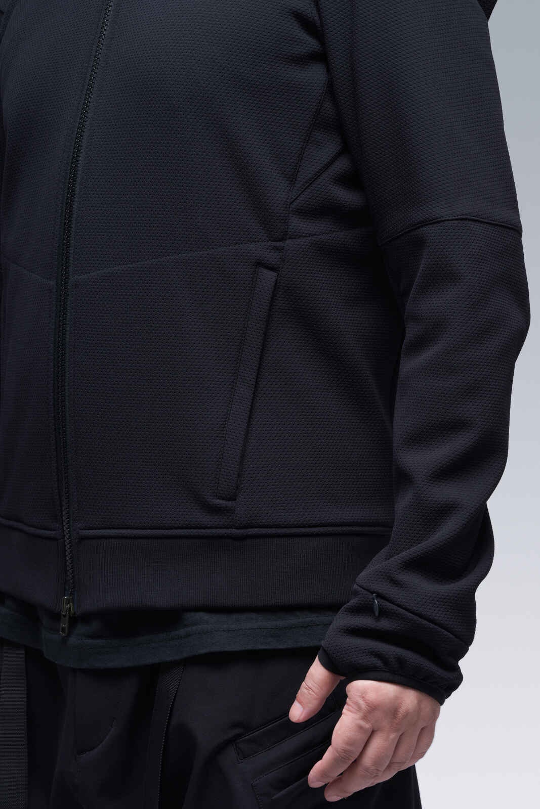 J48-SS Black - 13