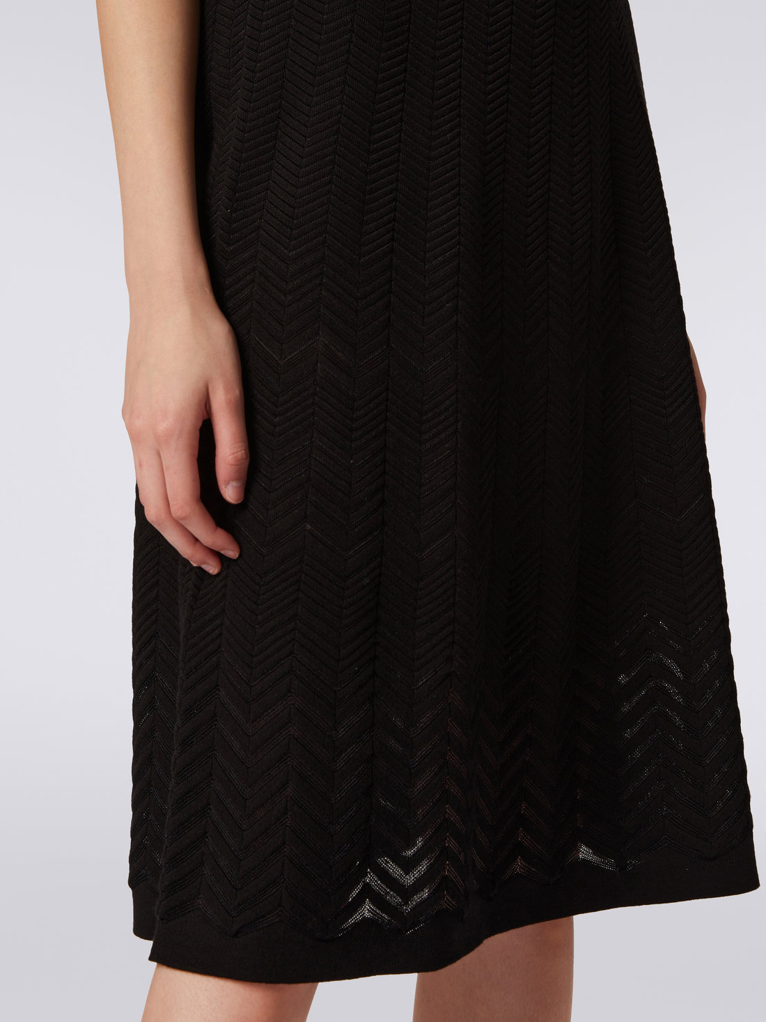Wool longuette skirt with tone-on-tone zigzag - 5