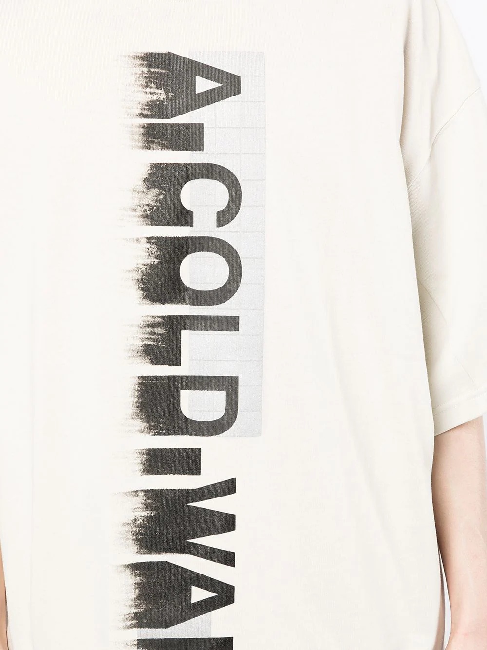 blurred logo-print T-shirt - 5