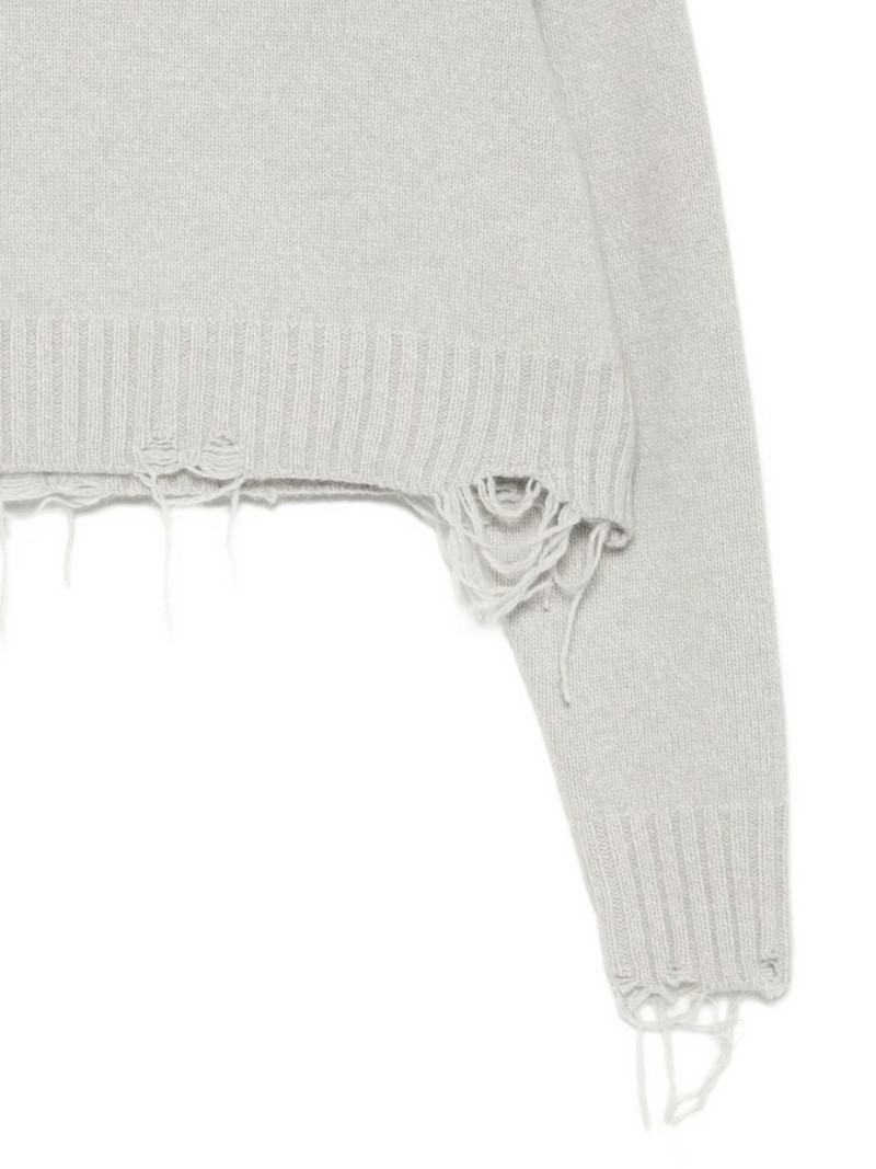 damaged knitted top 3