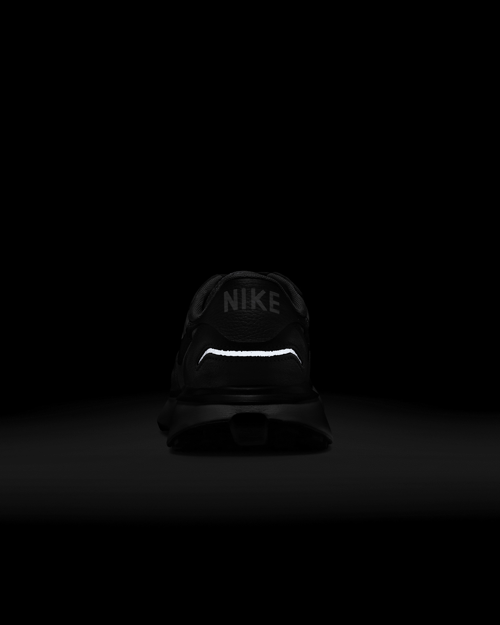 Nike Phoenix Waffle Women's Shoes - 10