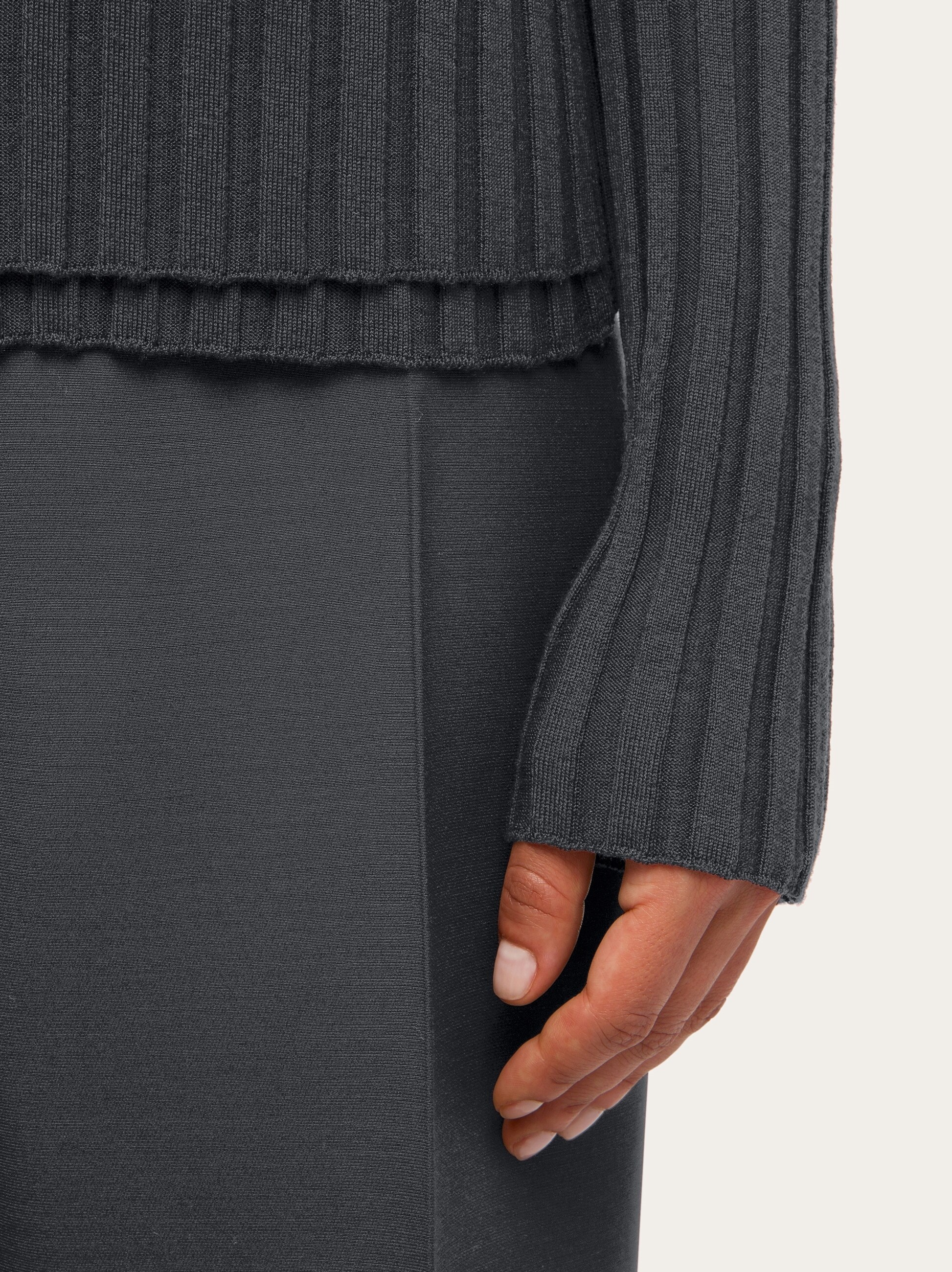 Layered turtleneck - 5