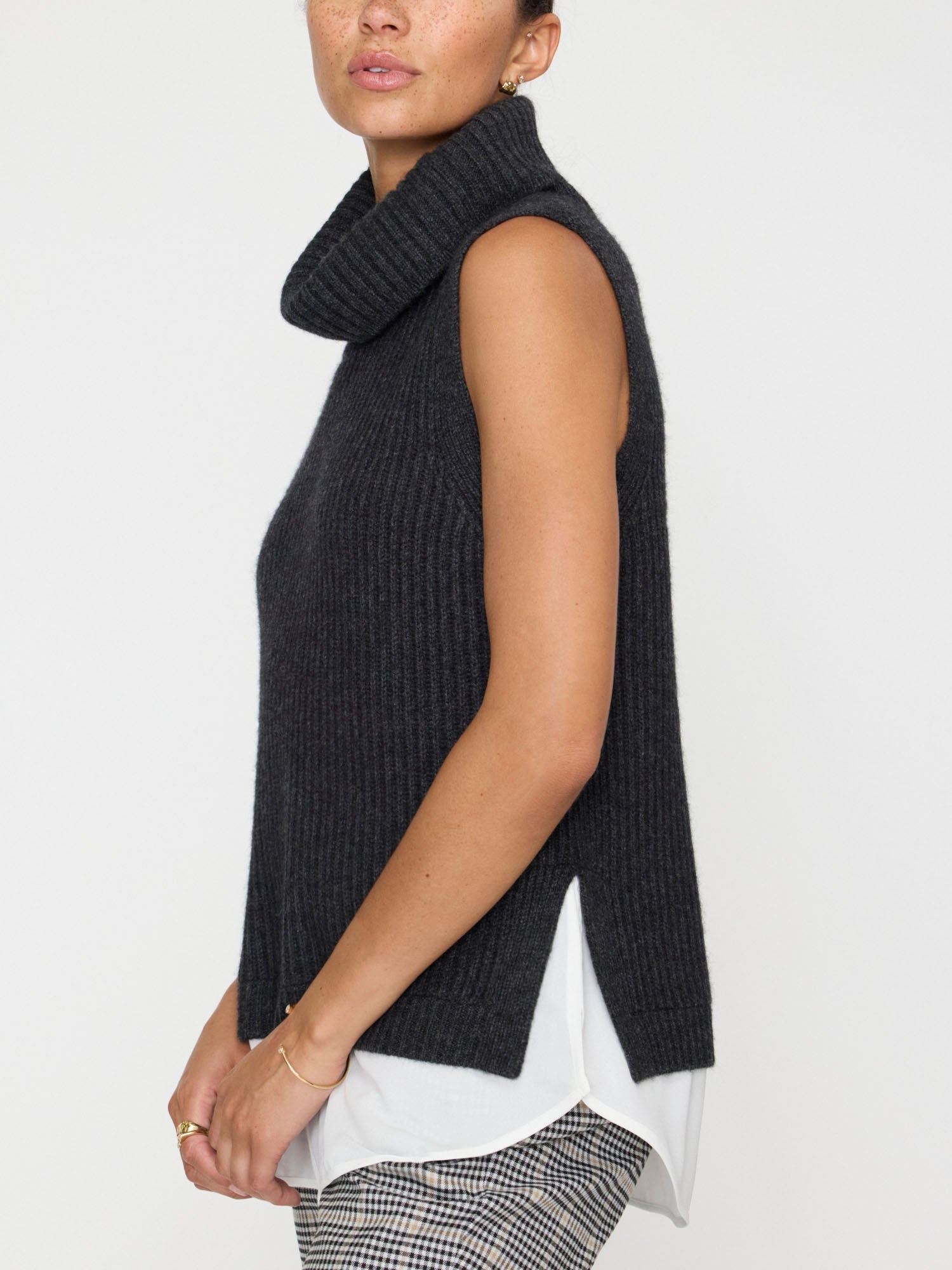 The Archer Sleeveless Looker - 6