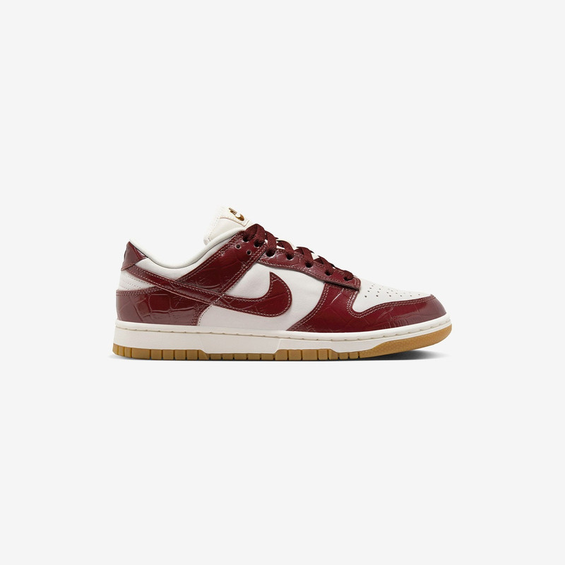 Wmns Dunk Low LX - 1