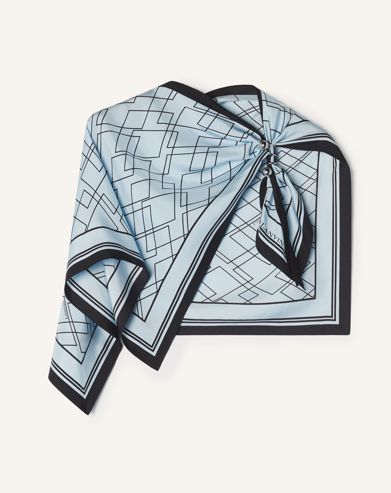 GRAPHIC DIAMOND MOTIF TOP WITH JEWELRY FASTENER 1