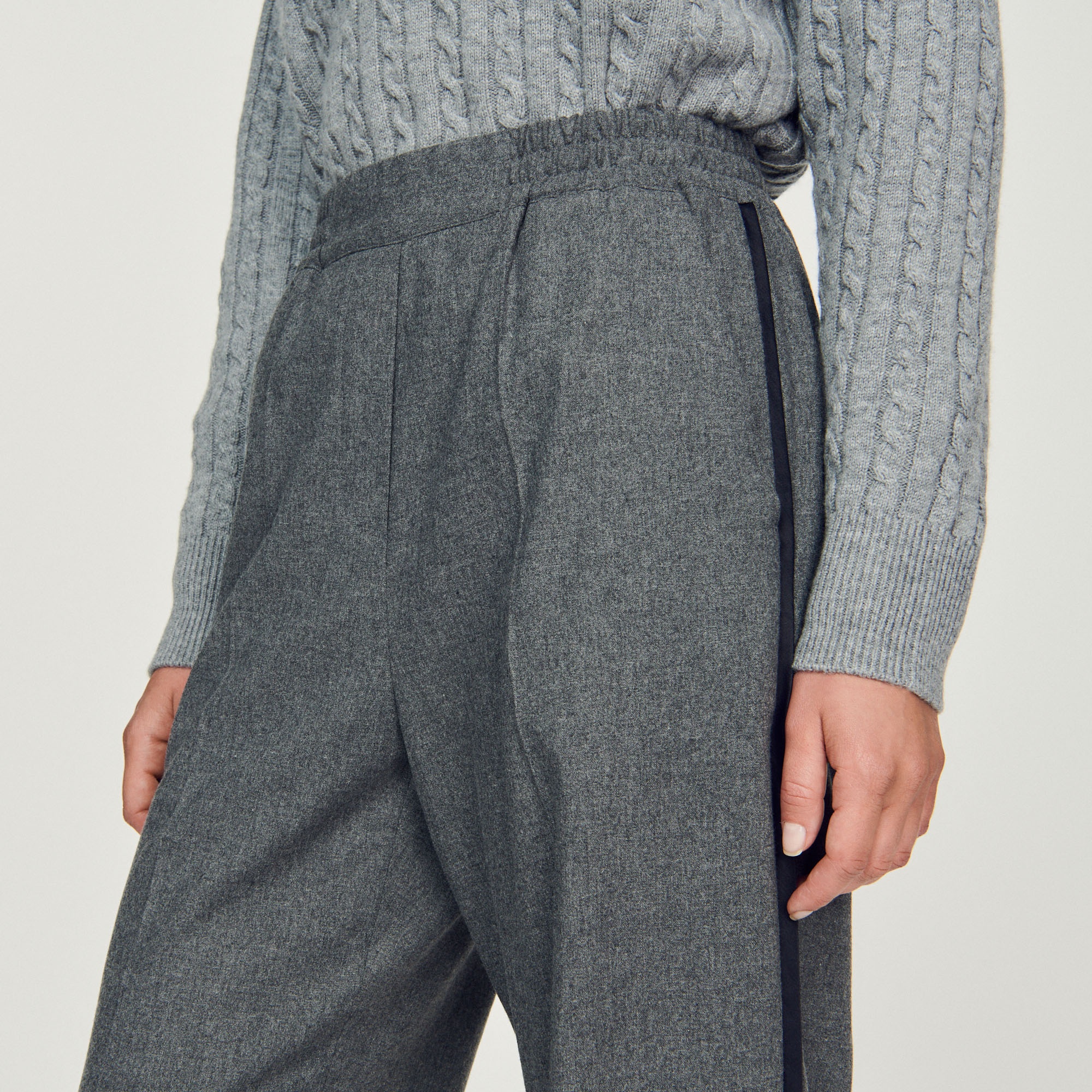 Elasticated trousers - 4